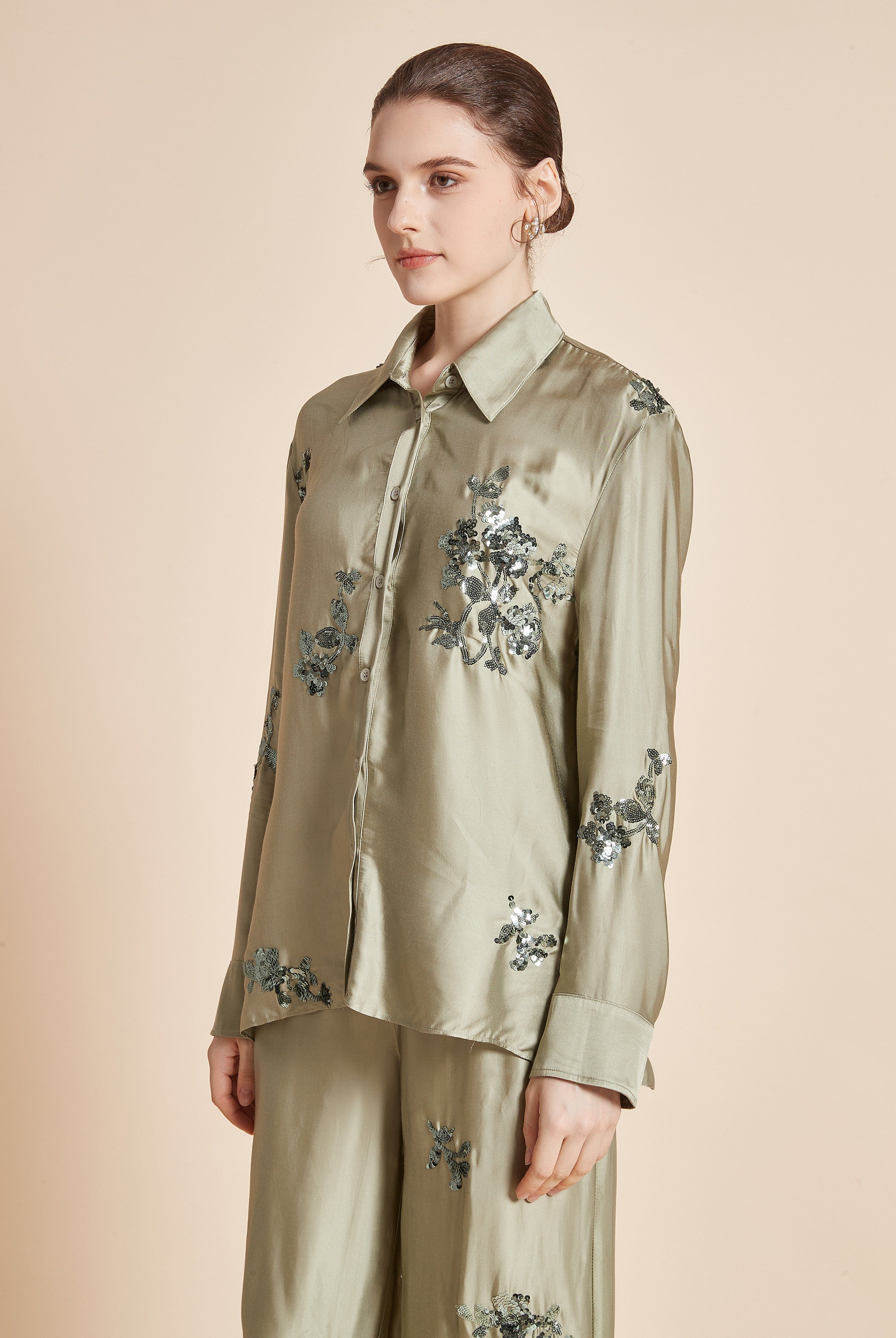 يولا بلوزة نسائية مطرزة ورود بكم طويل مع ياقة وأزرار أمامية