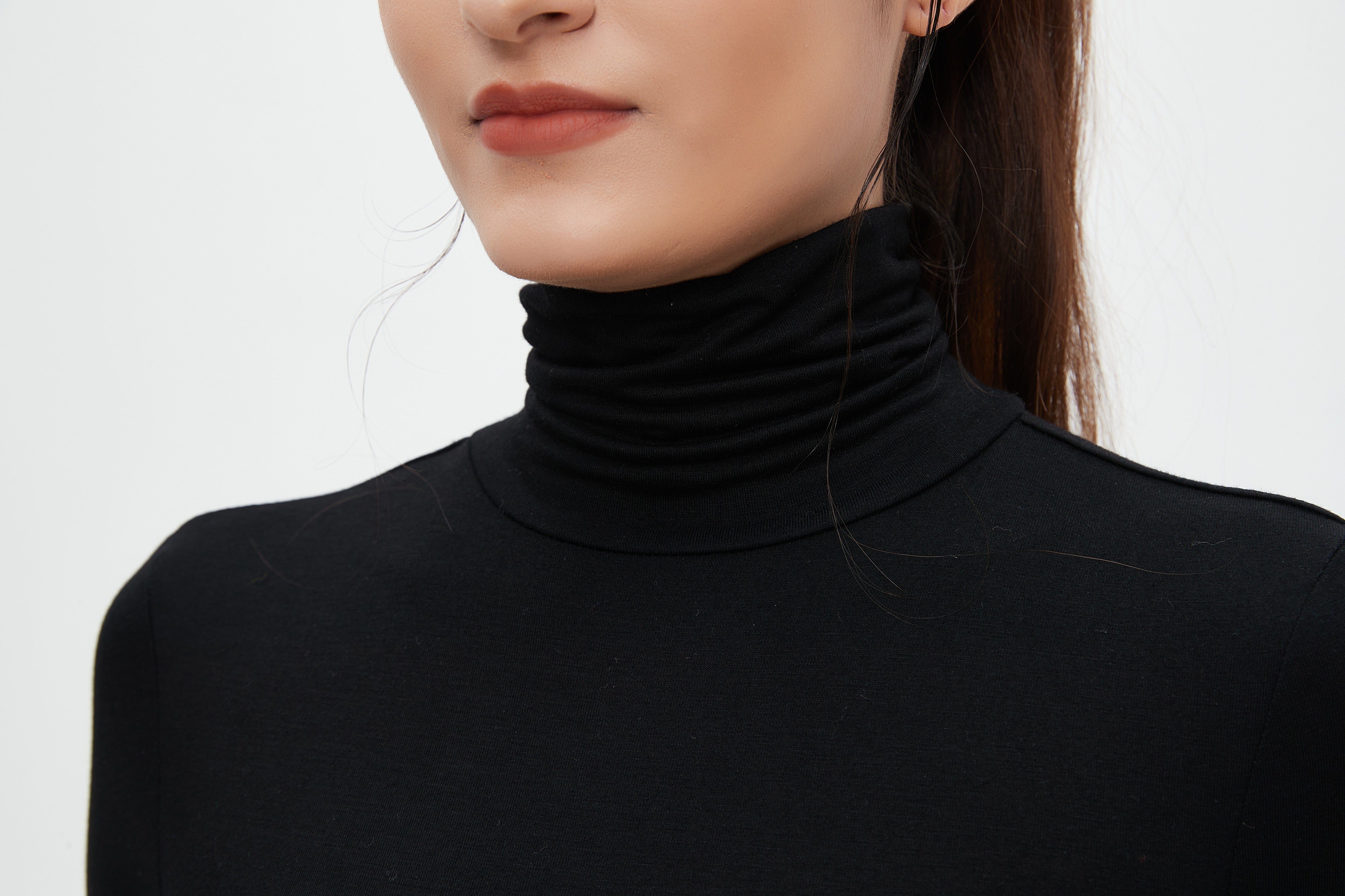 نتشي بلوزة سادة كم طويل برقبة مرتفعة