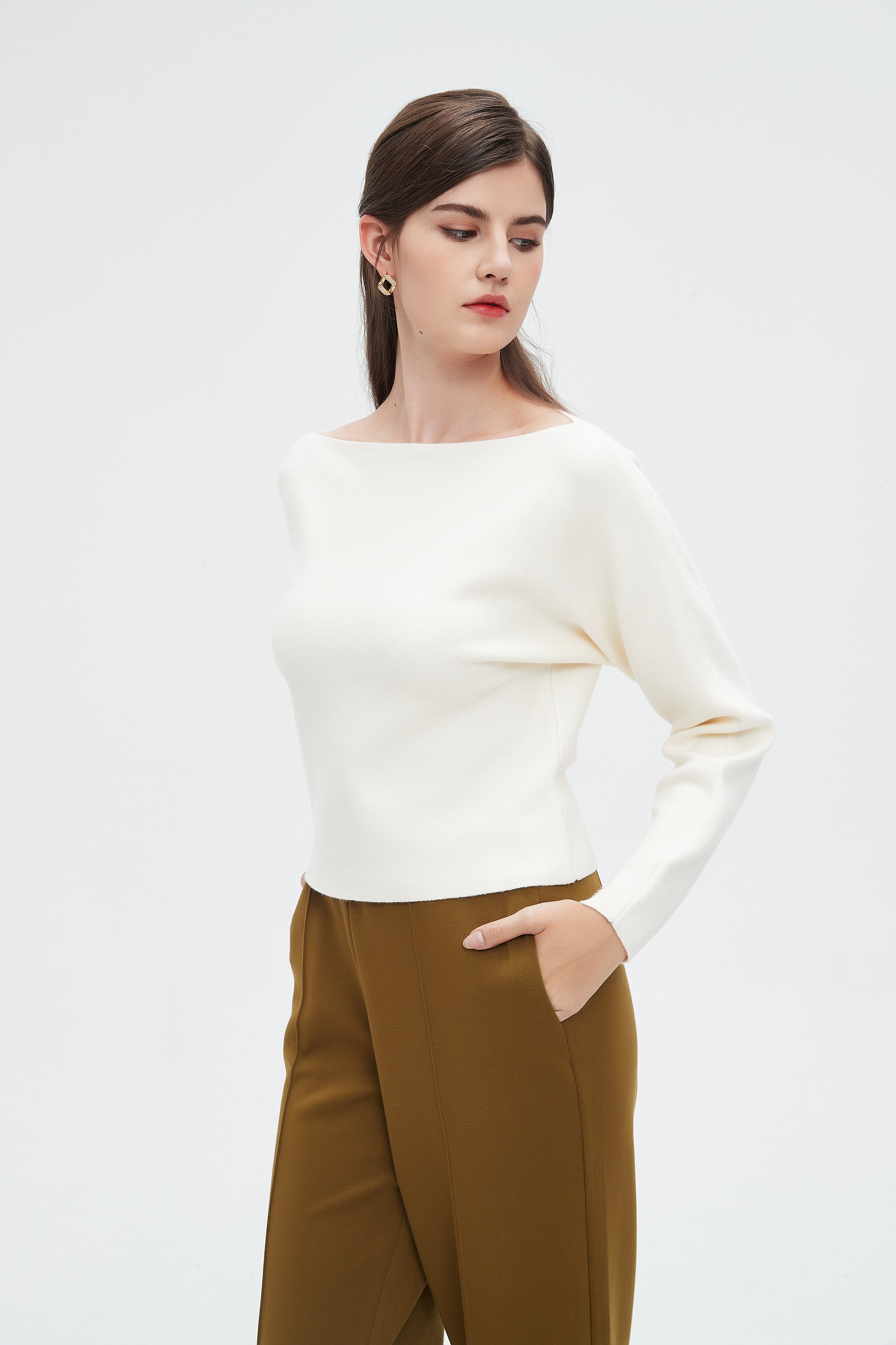 نتشي بلوزة نسائية سادة بأكمام طويلة