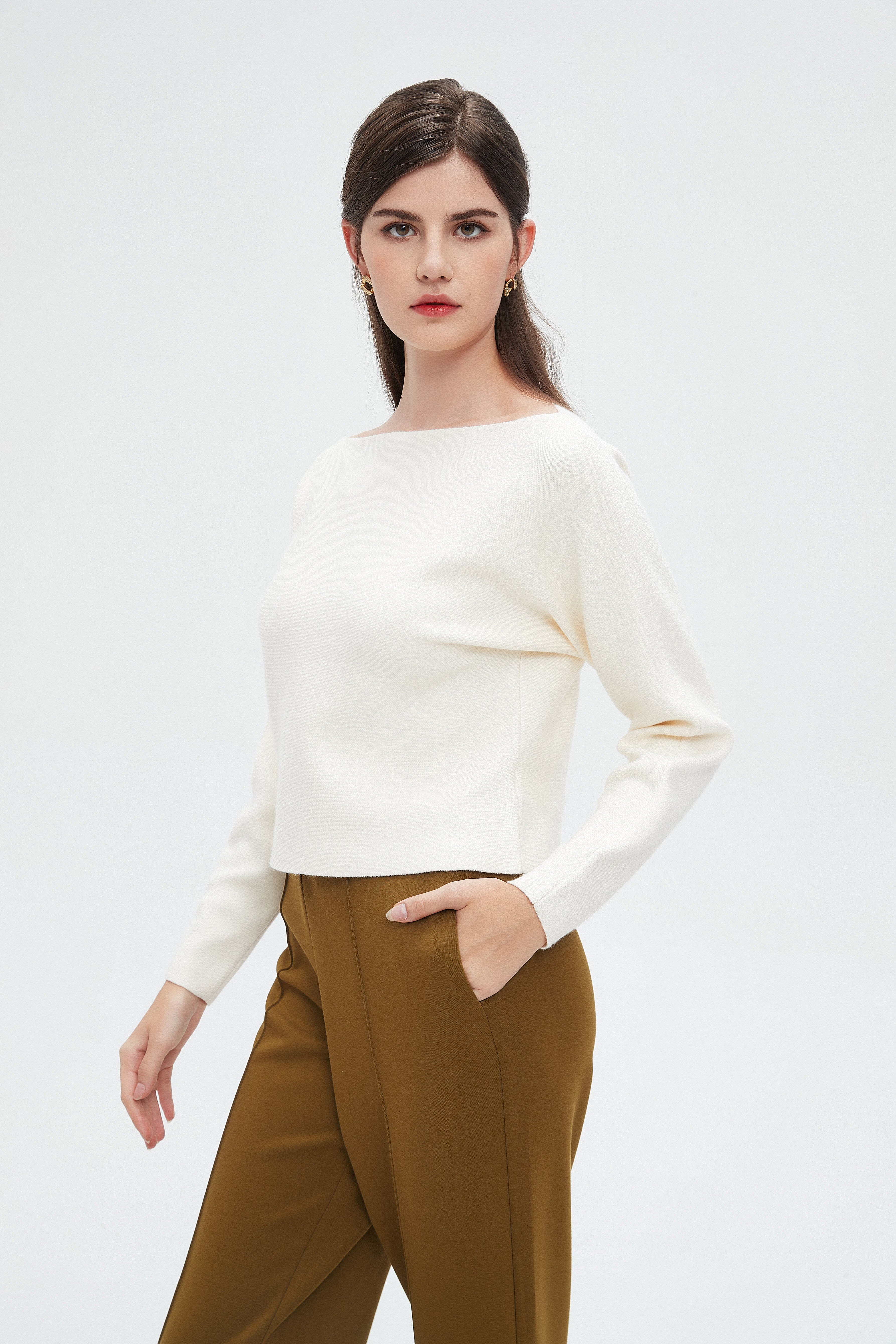 نتشي بلوزة نسائية سادة بأكمام طويلة