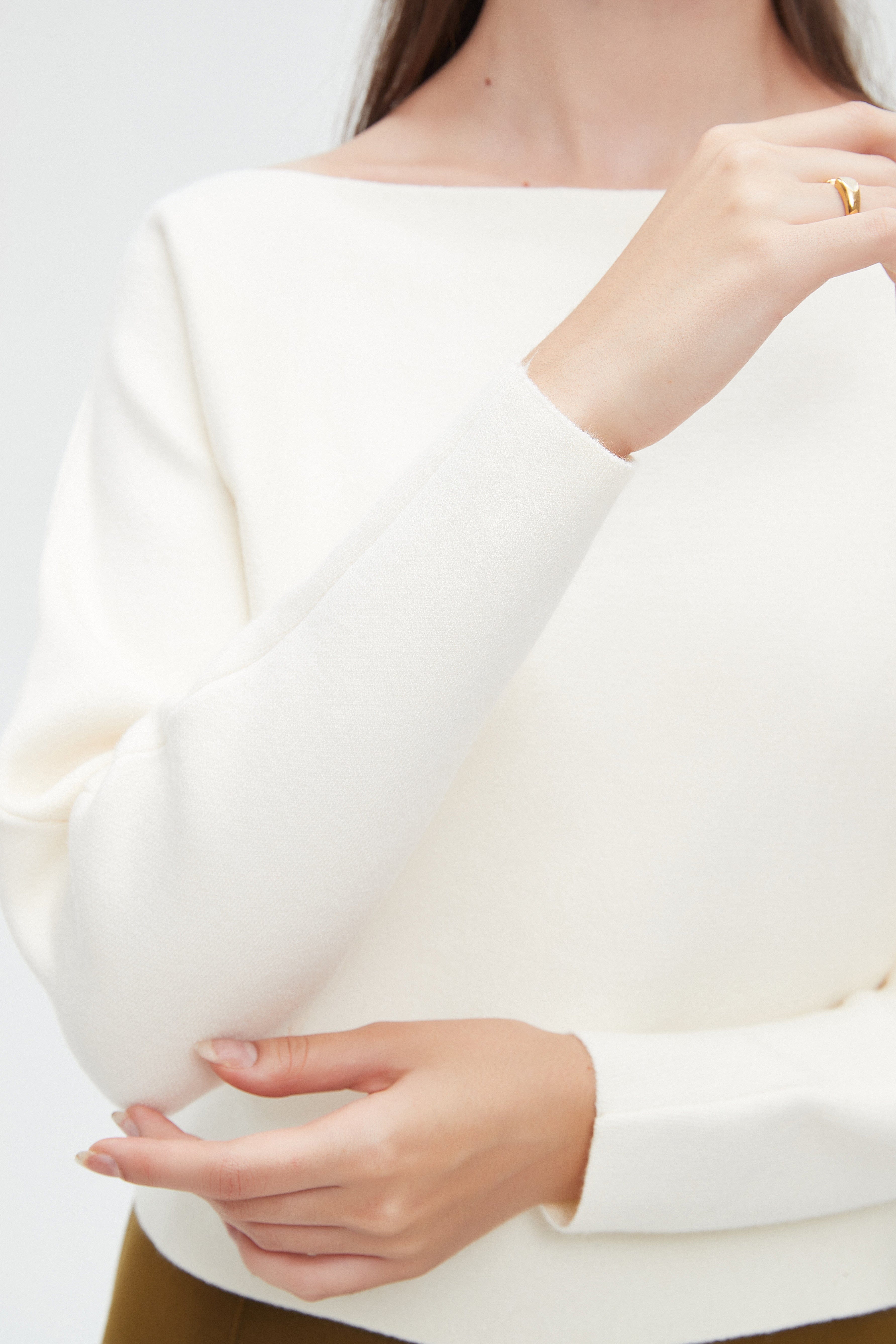 نتشي بلوزة نسائية سادة بأكمام طويلة