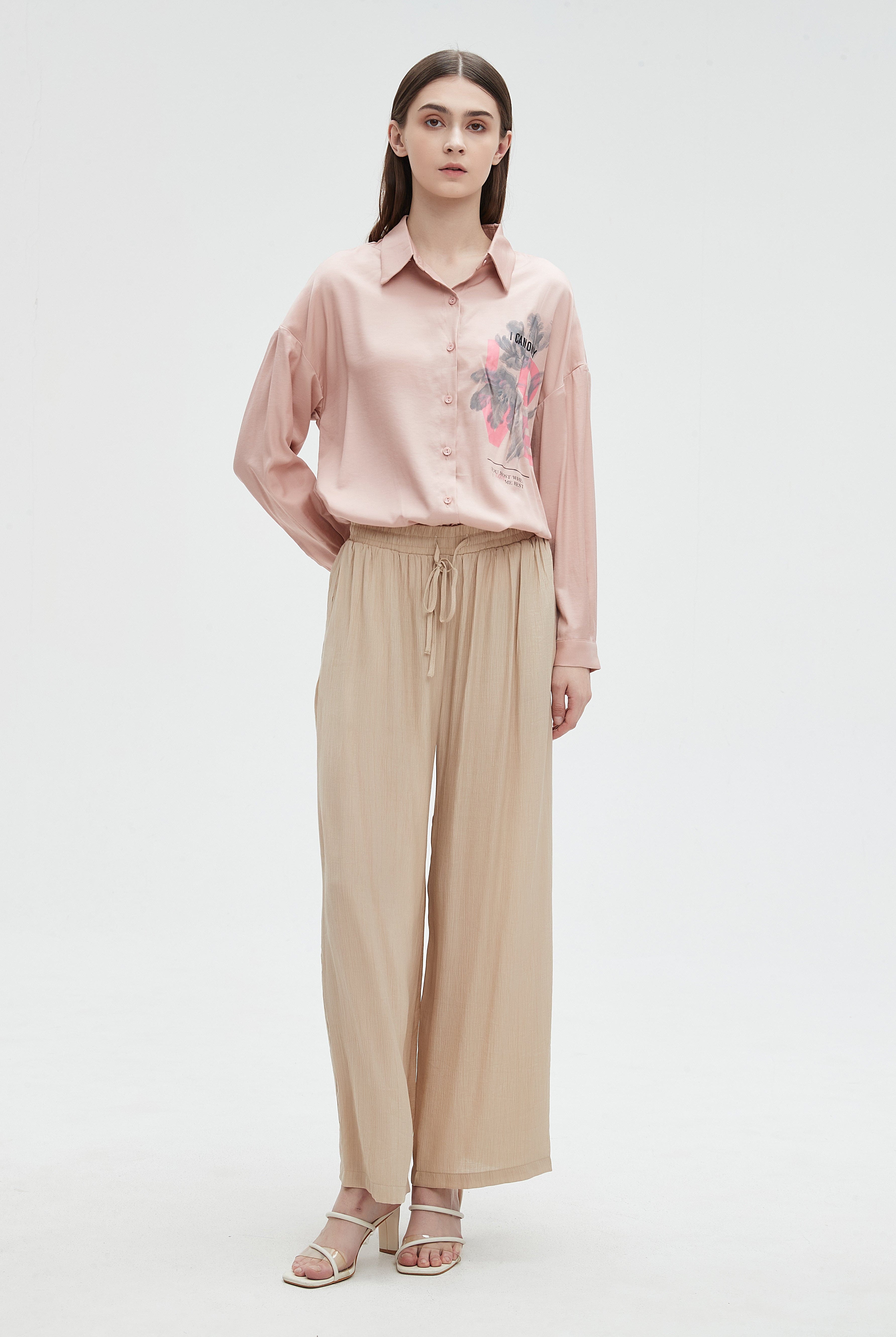 ميكا بلوزة نسائية بطبعة ورد على الصدر وكم طويل