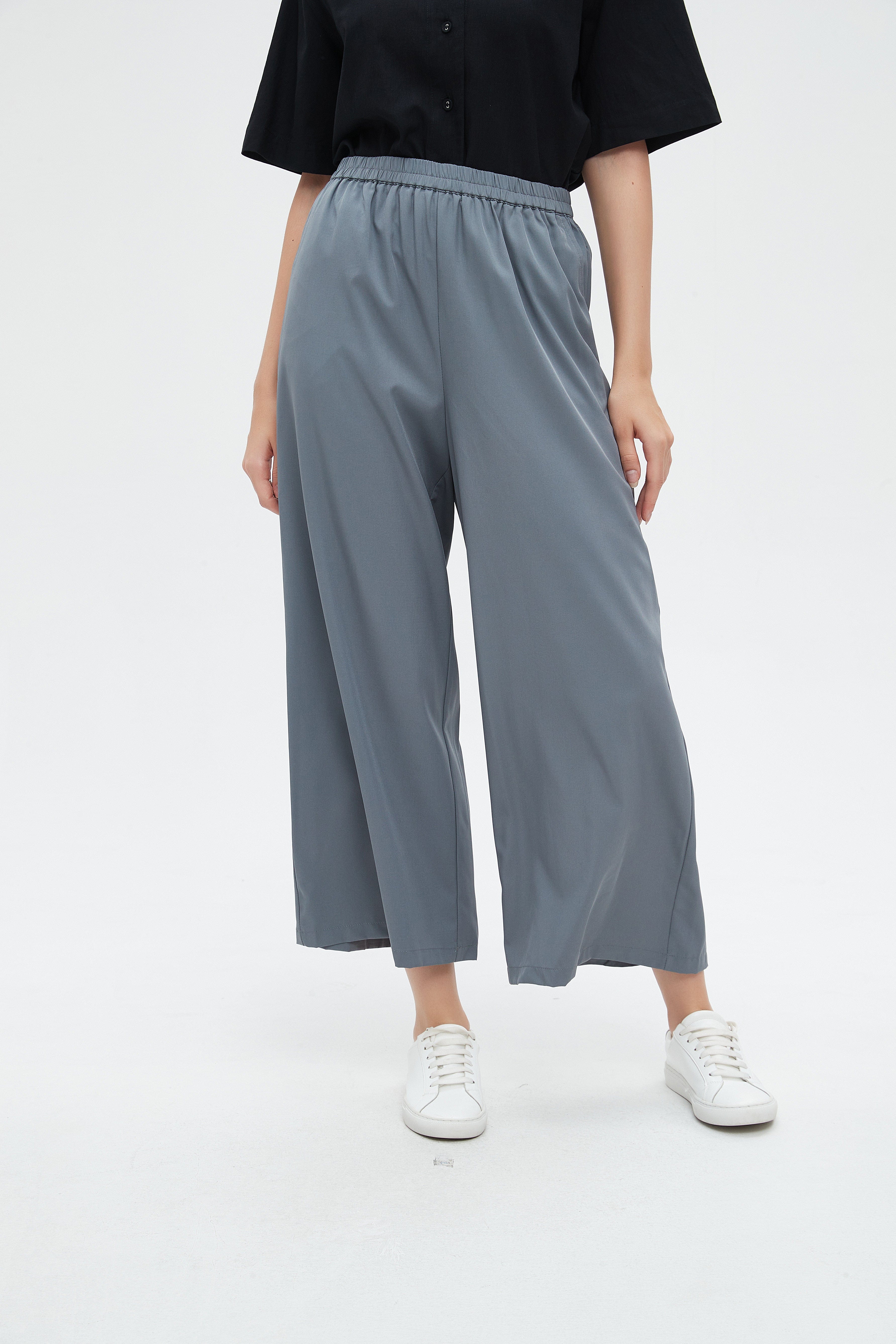 ูุชุดู ุจูุทููู ุทููู ูุงุณุน ู
ู ุงูุงุณูู