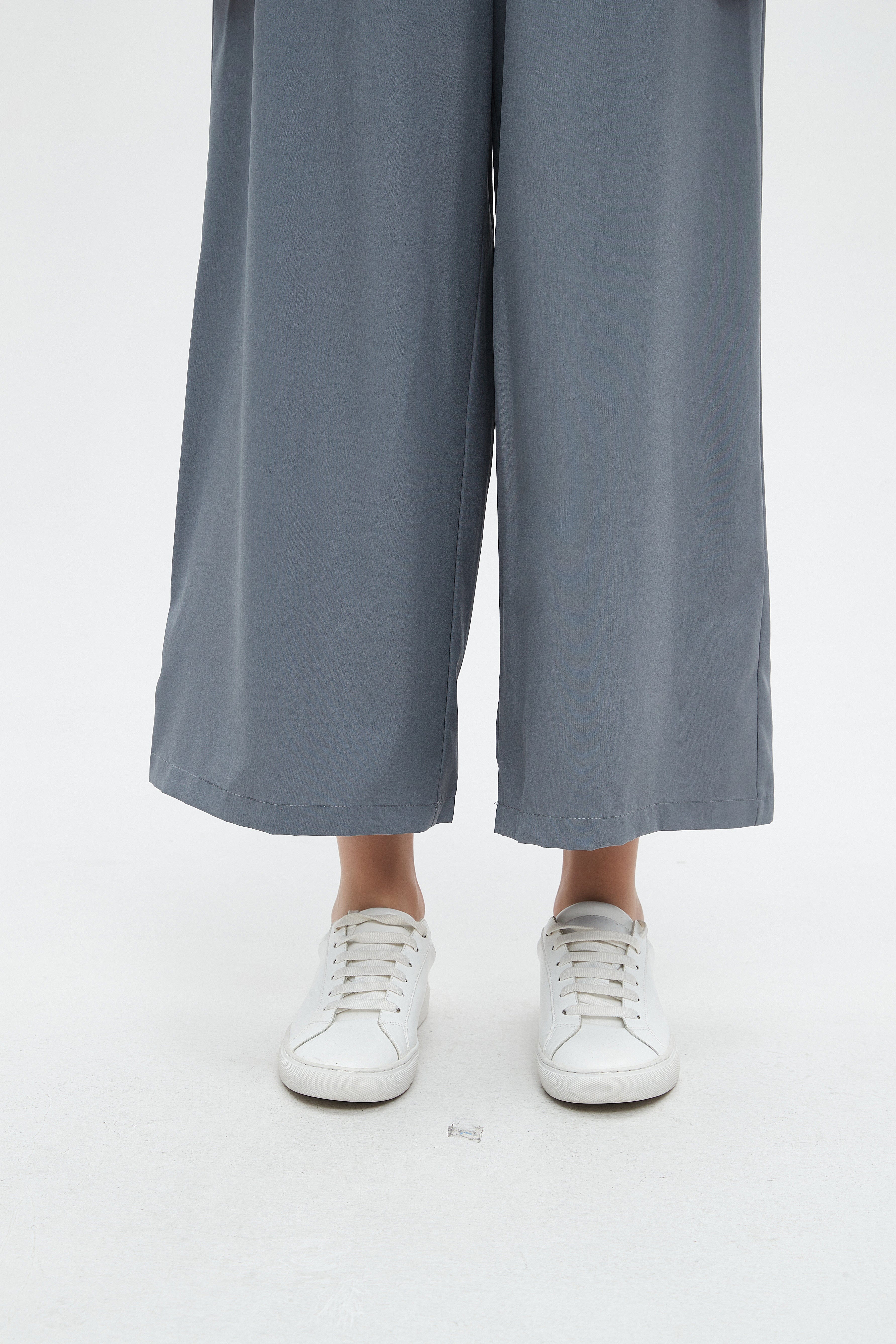 ูุชุดู ุจูุทููู ุทููู ูุงุณุน ู
ู ุงูุงุณูู