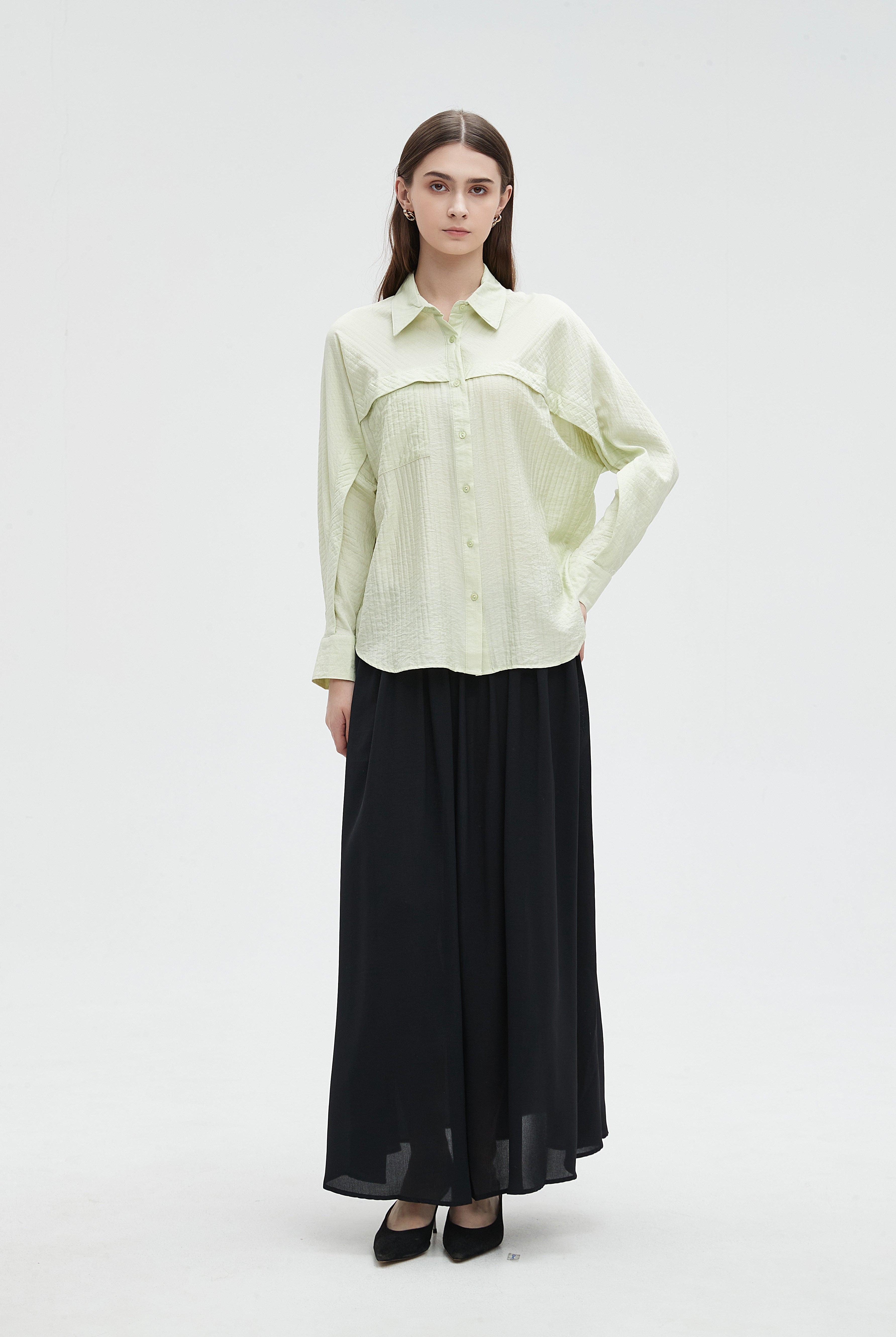 ميكا بلوزة نسائية سادة بقصة على الصدر واكمام طويلة