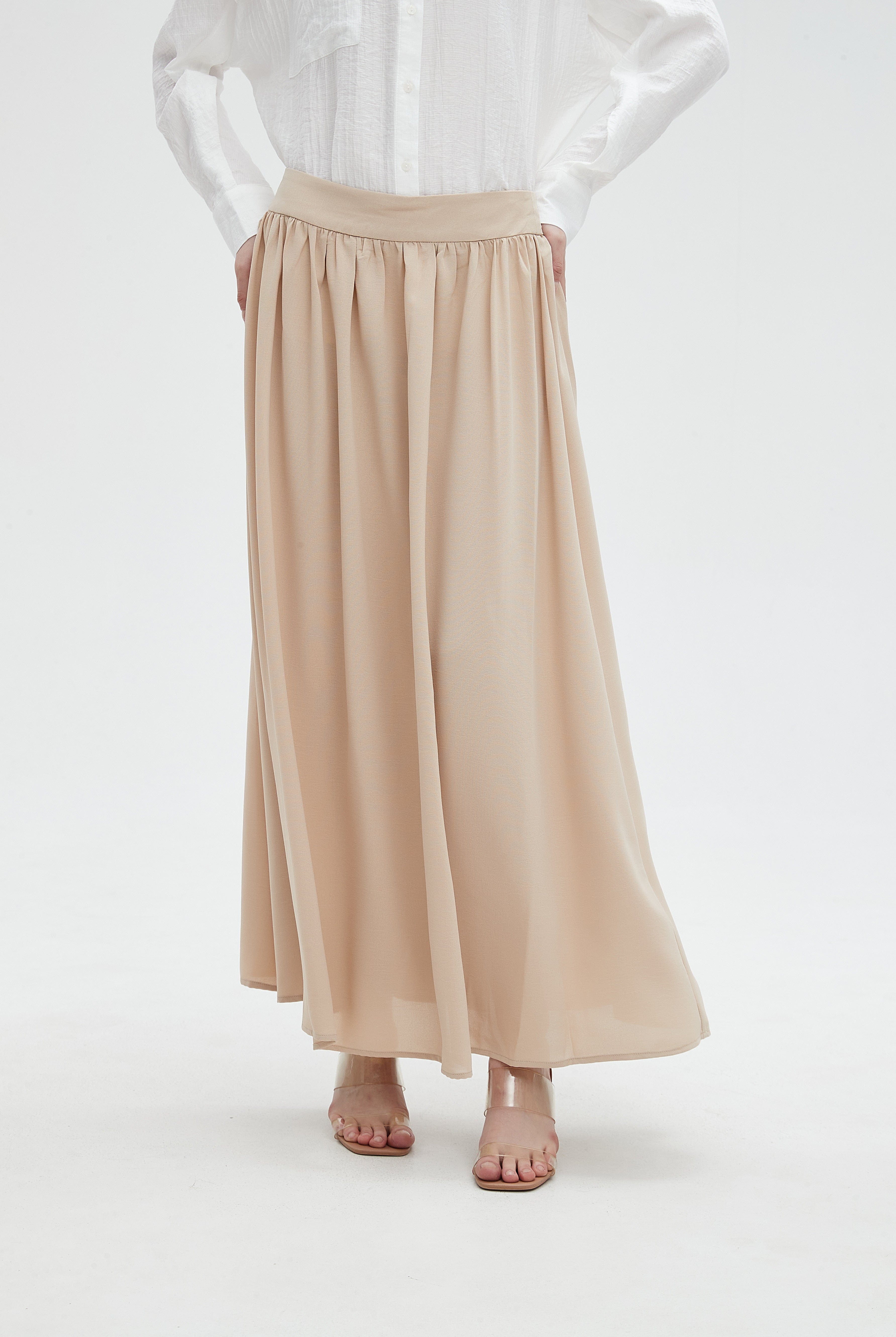 ميكا بلوزة نسائية سادة بقصة على الصدر واكمام طويلة