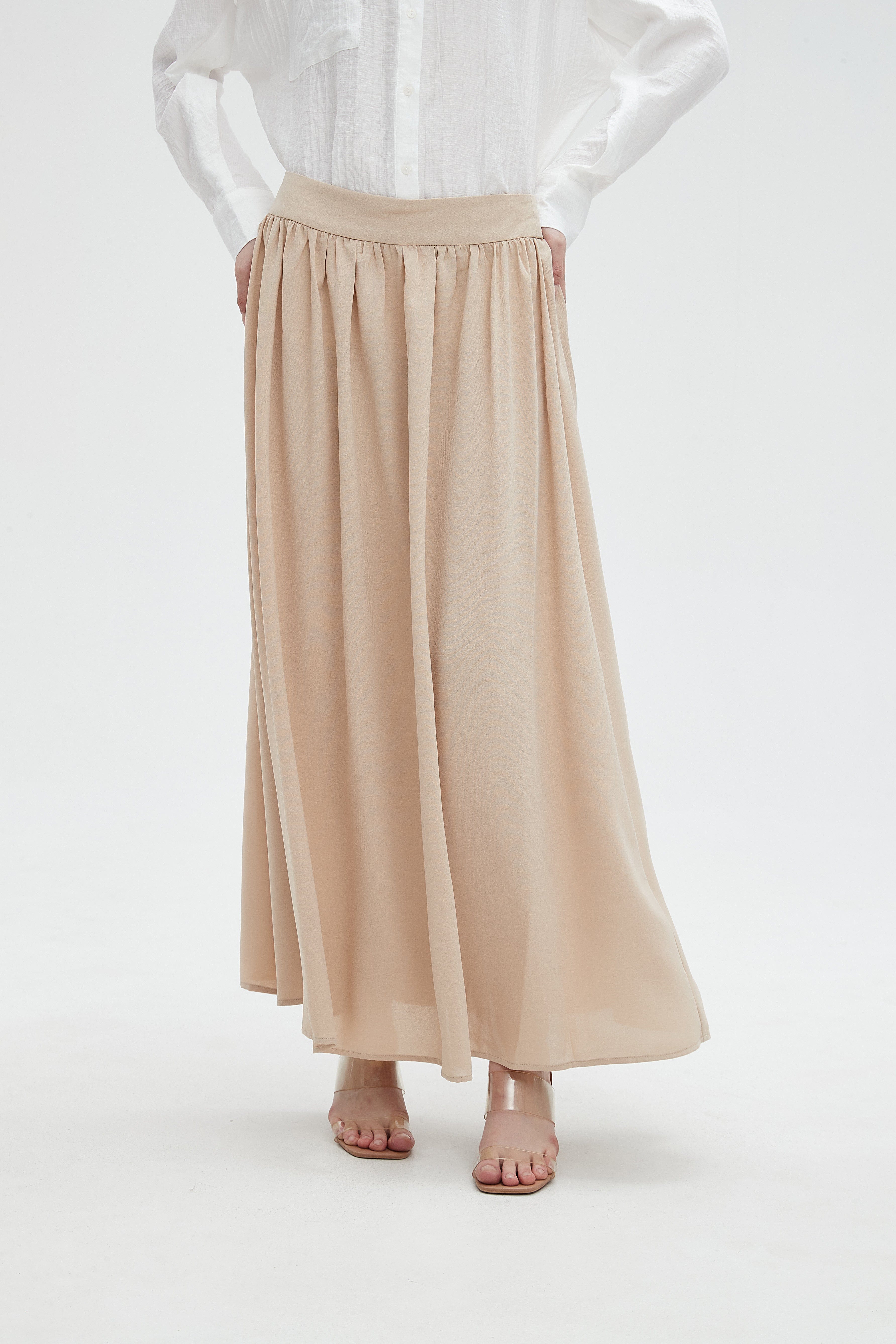 ميكا بلوزة نسائية سادة بقصة على الصدر واكمام طويلة