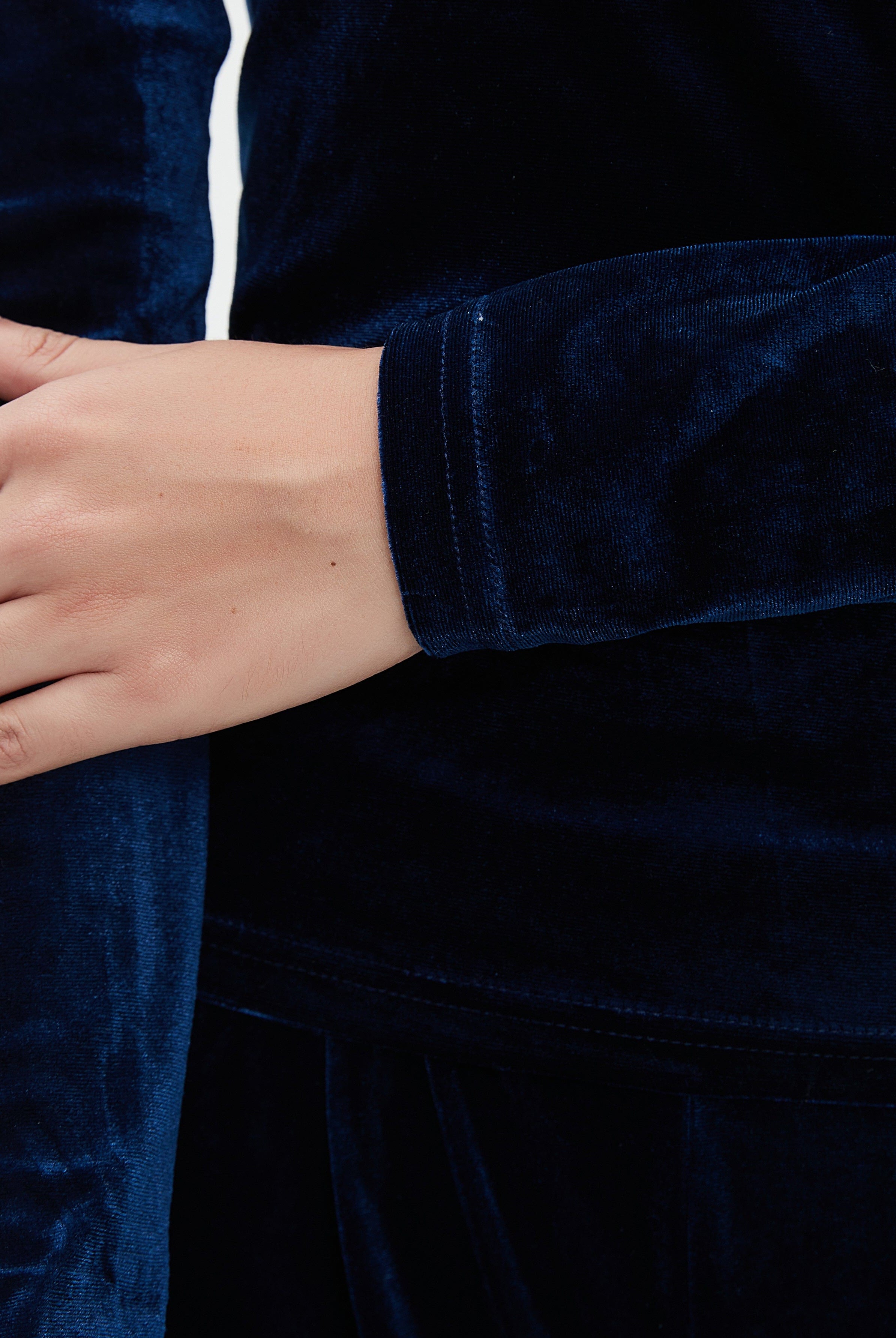 نتشي بلوزة نسائية مخملية اوف شولدر بكم طويل للشتاء