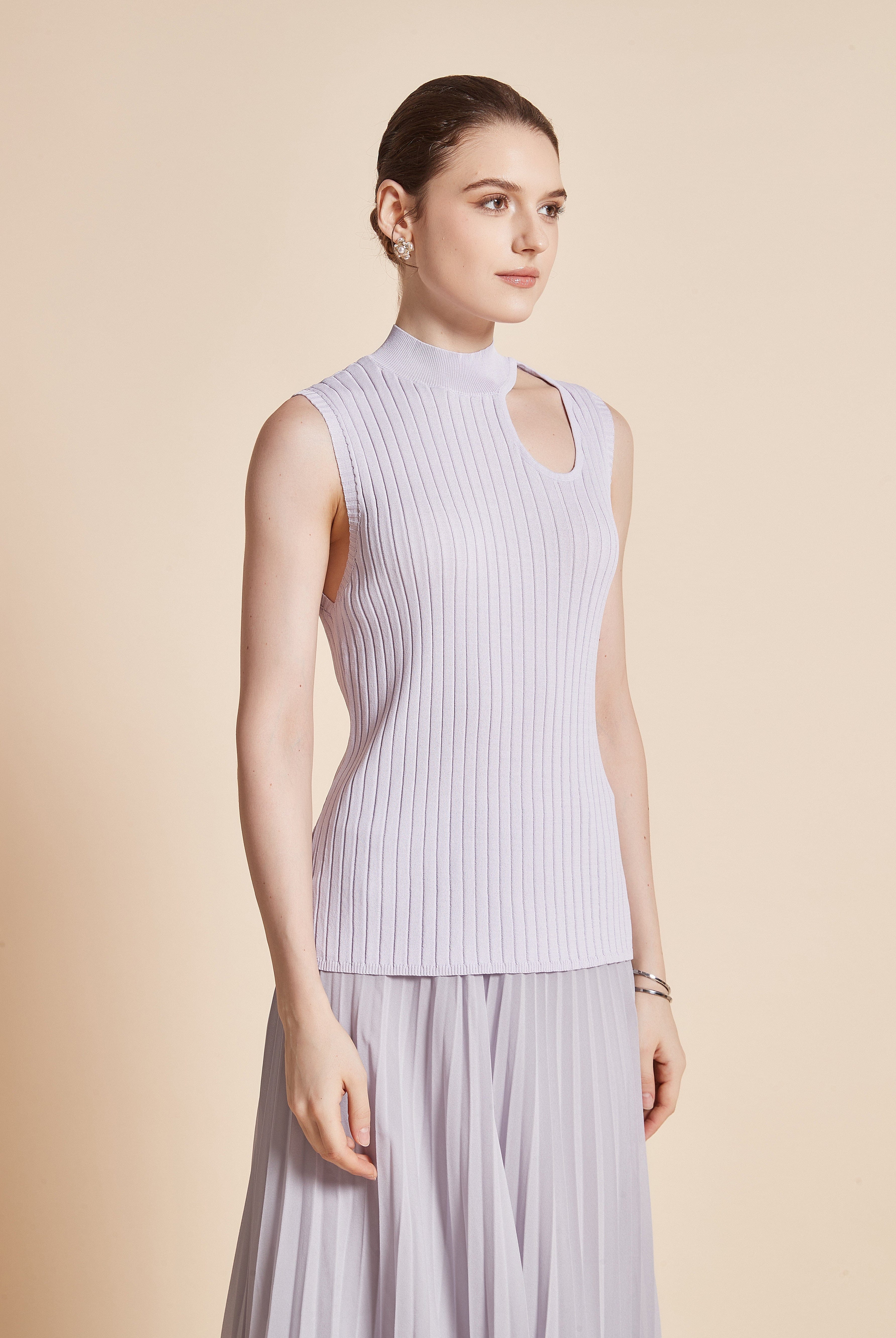 يولا بلوزة نسائية كات سادة بفتحة على الكتف