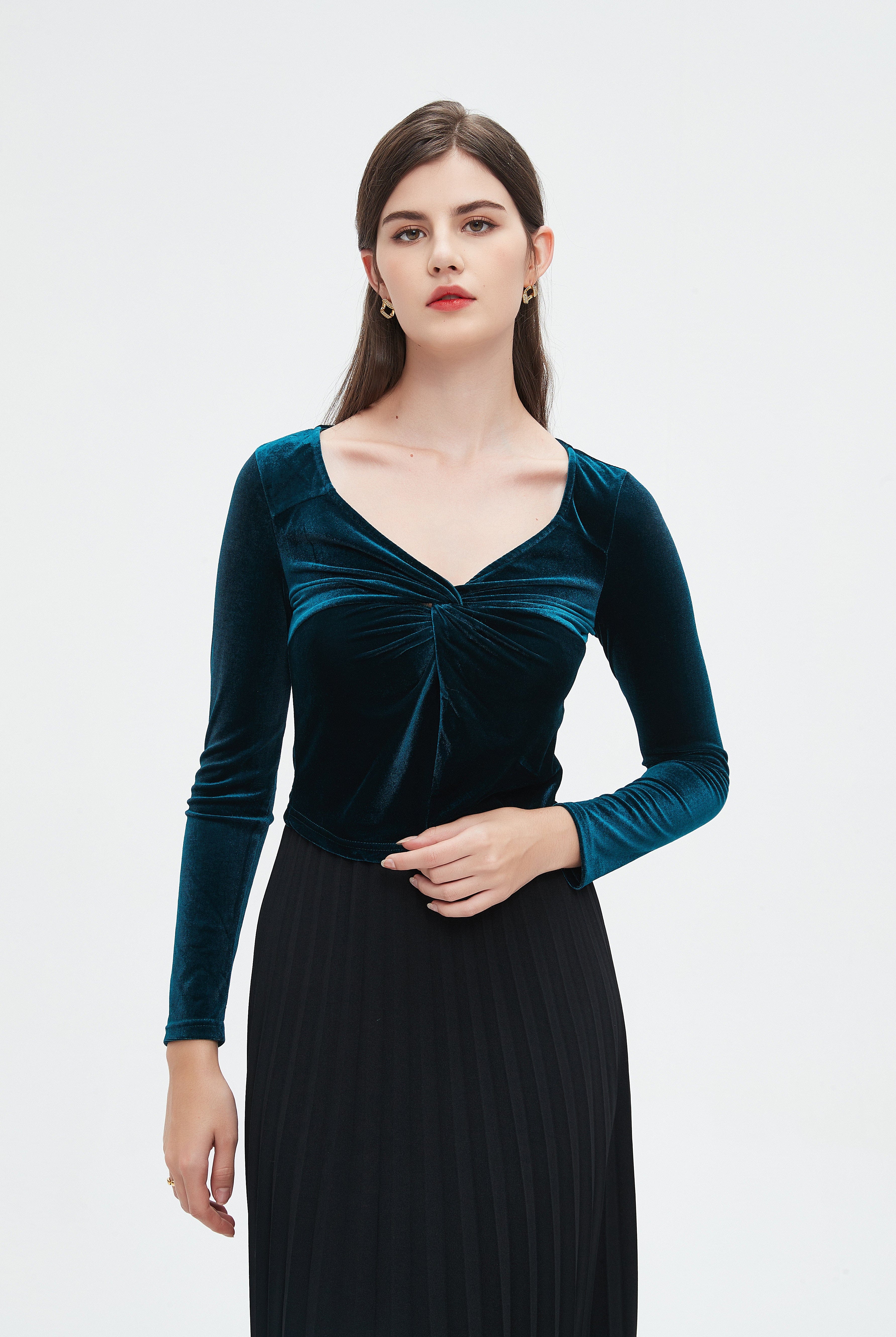 نتشي بلوزة نسائية مخملية بأكمام طويلة شتوية