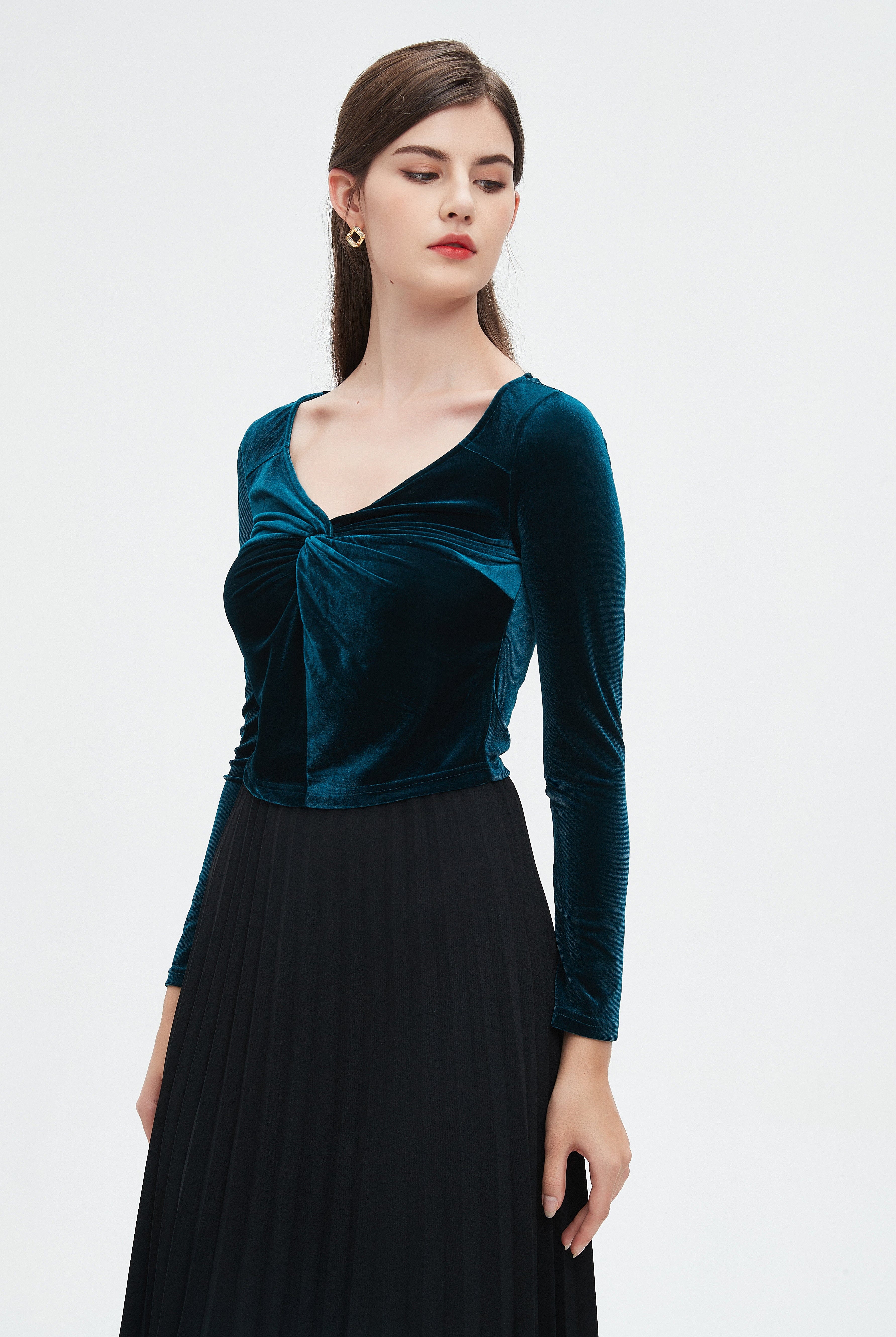 نتشي بلوزة نسائية مخملية بأكمام طويلة شتوية