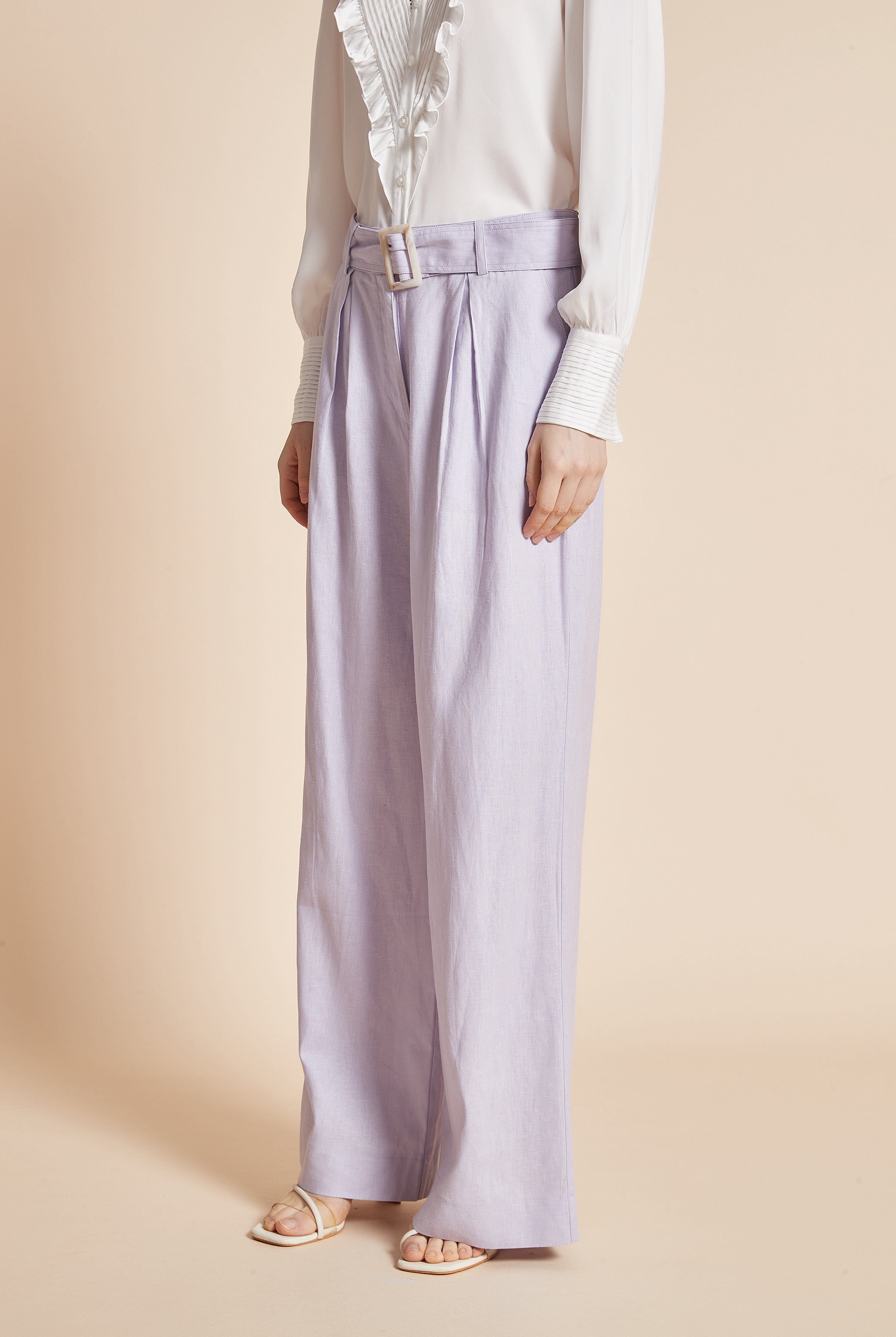 يولا بنطلون طويل واسع بحزام على الخصر