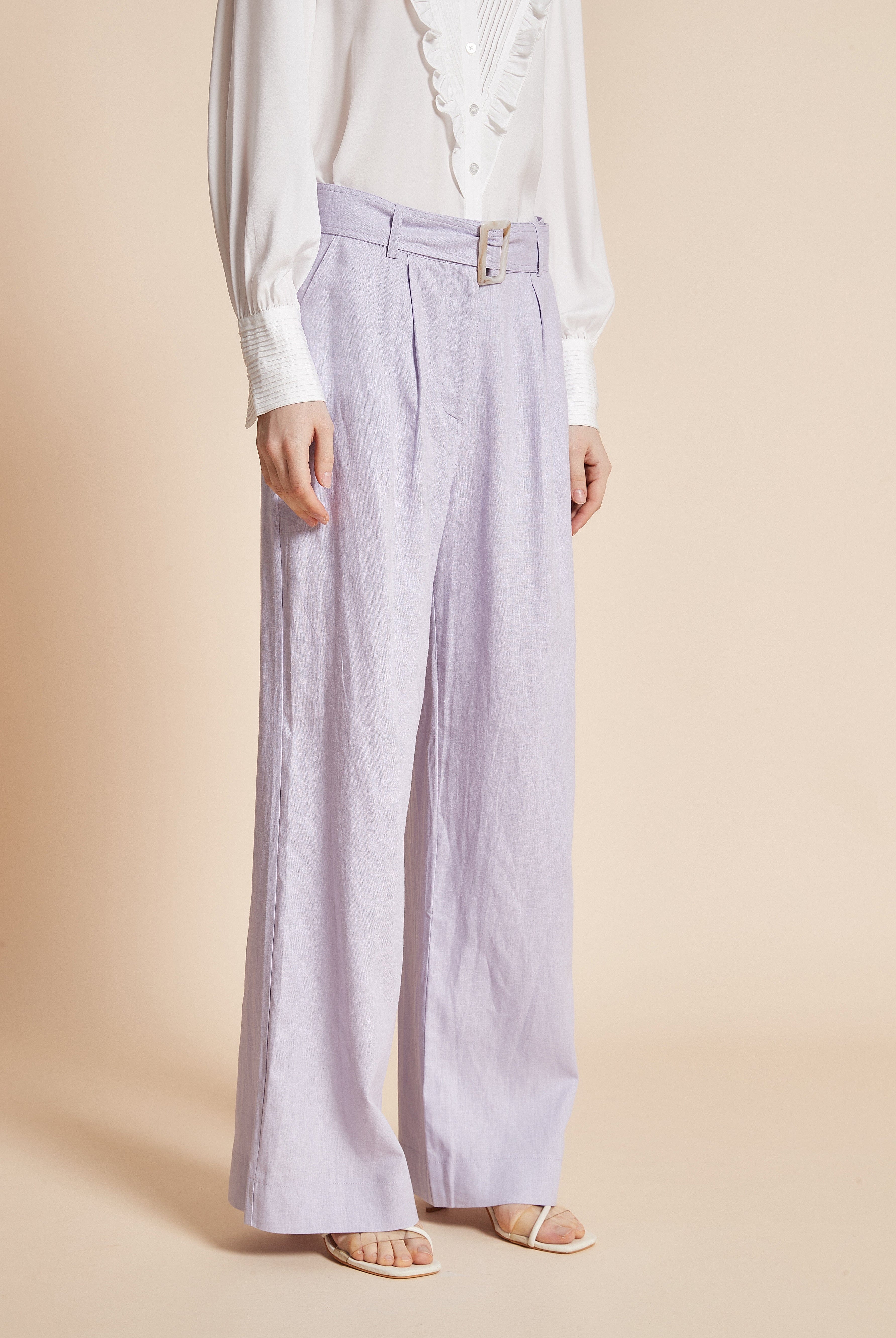 يولا بنطلون طويل واسع بحزام على الخصر