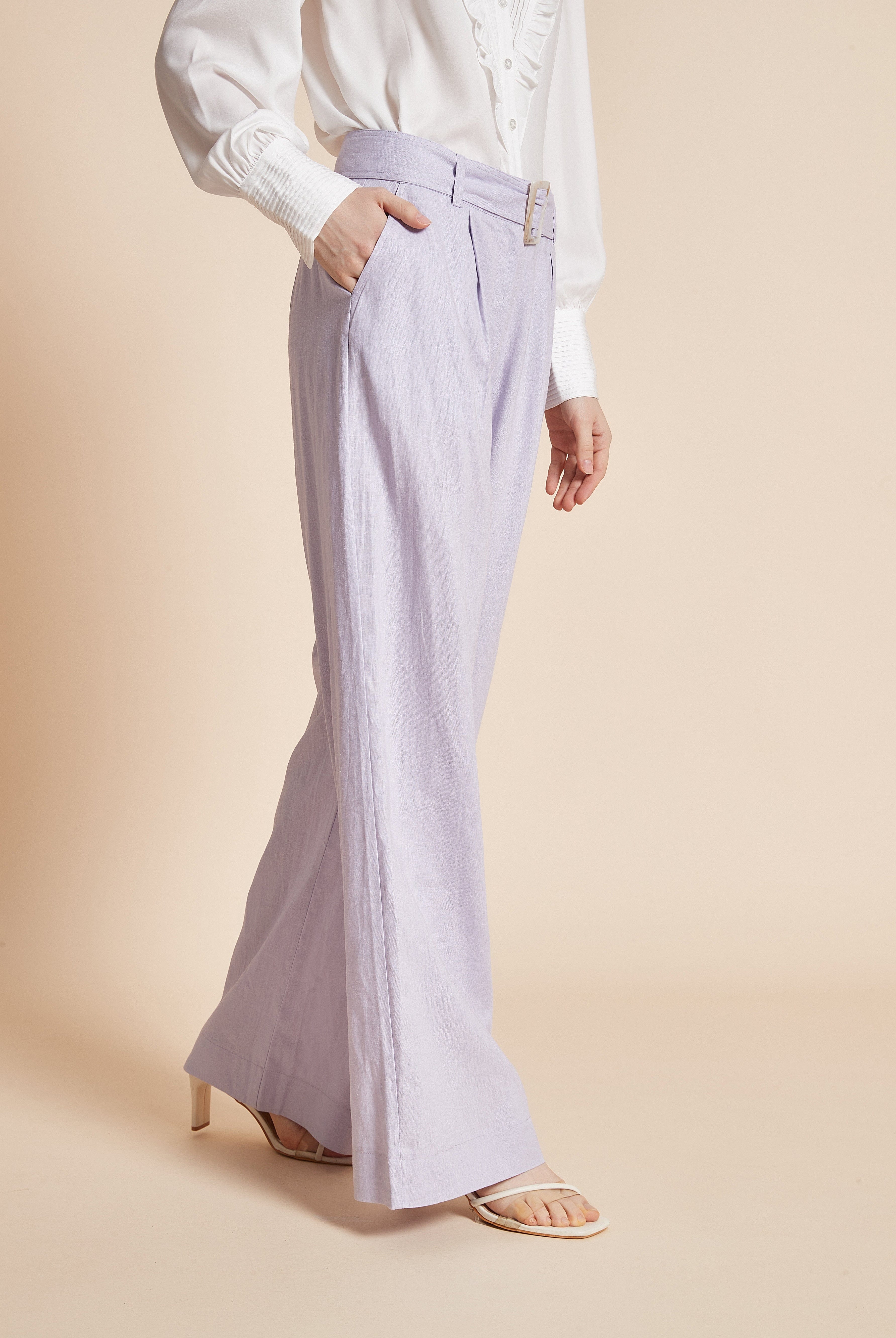 يولا بنطلون طويل واسع بحزام على الخصر
