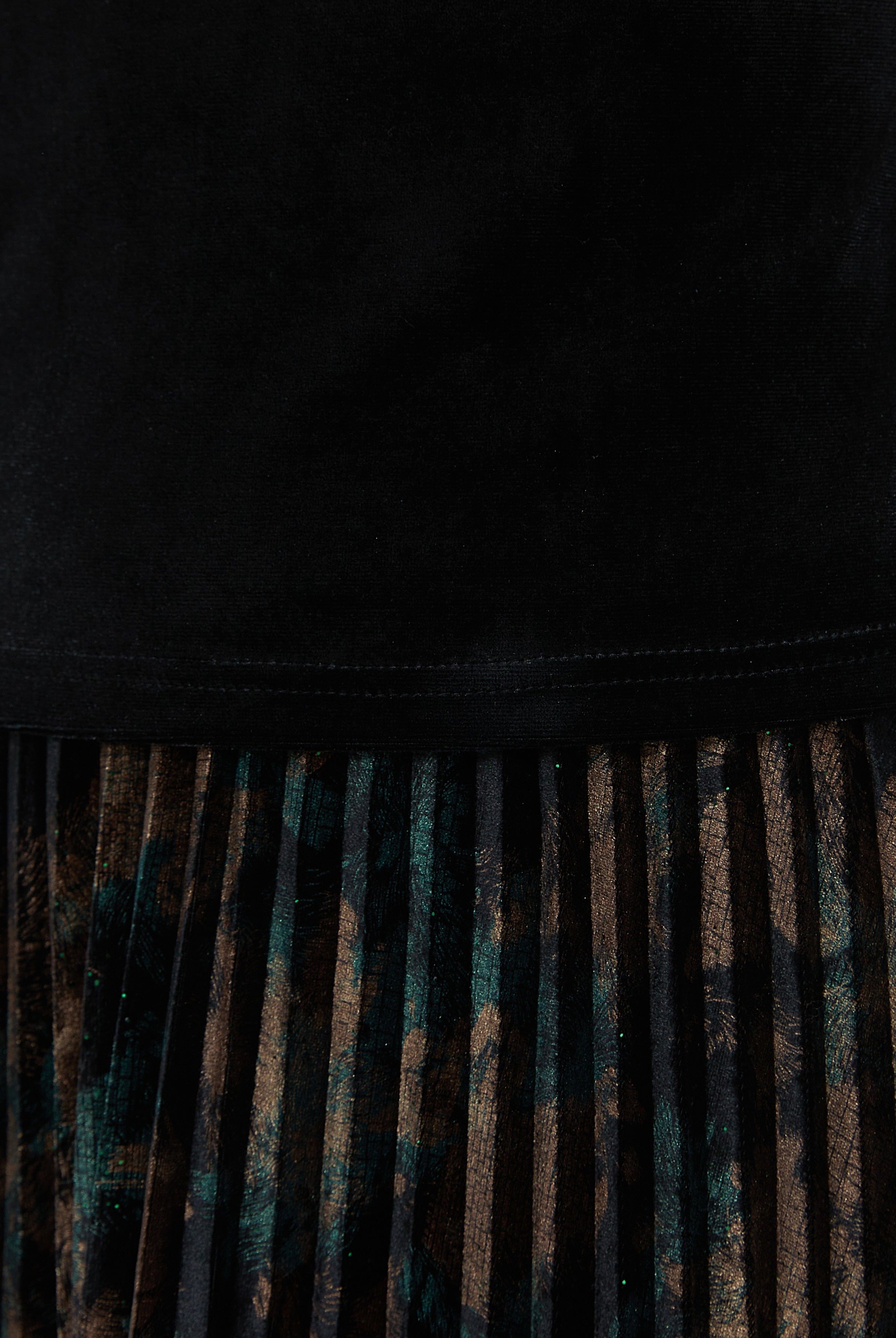 نتشي بلوزة نسائية مخملية اوف شولدر بكم طويل للشتاء