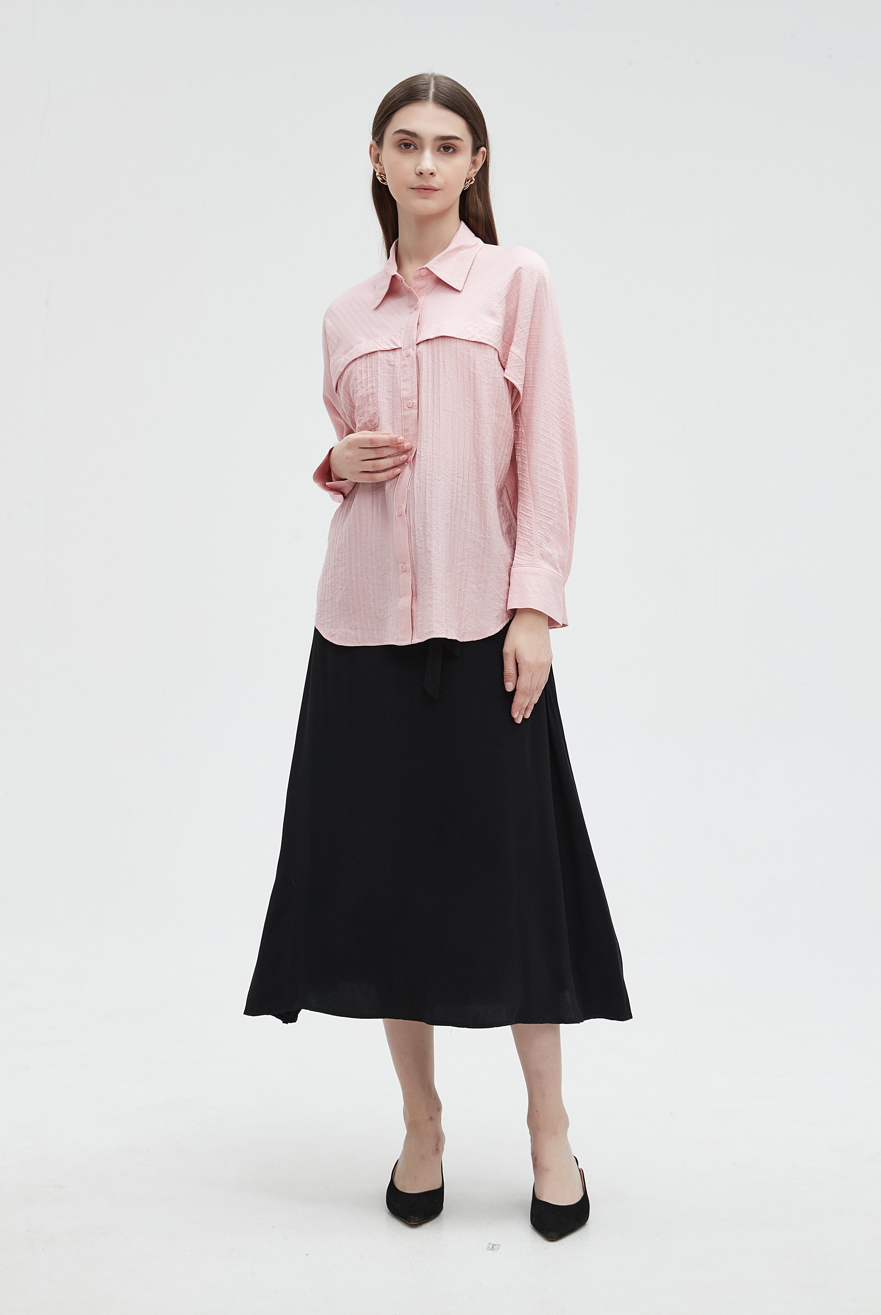 ميكا بلوزة نسائية سادة بقصة على الصدر واكمام طويلة