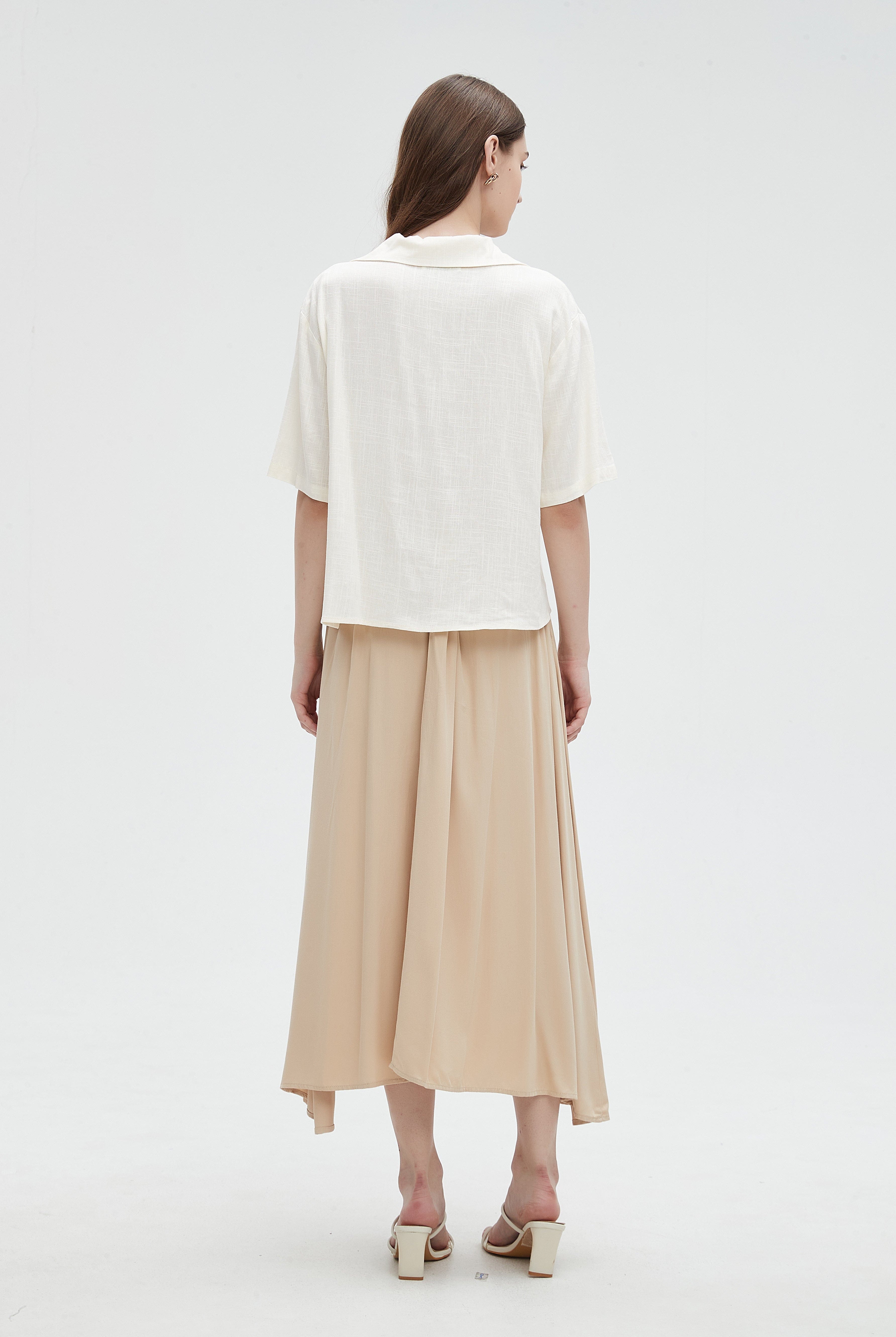 ميكا قميص مخرم من الجانب بأزرار أمامية نص كم نسائي