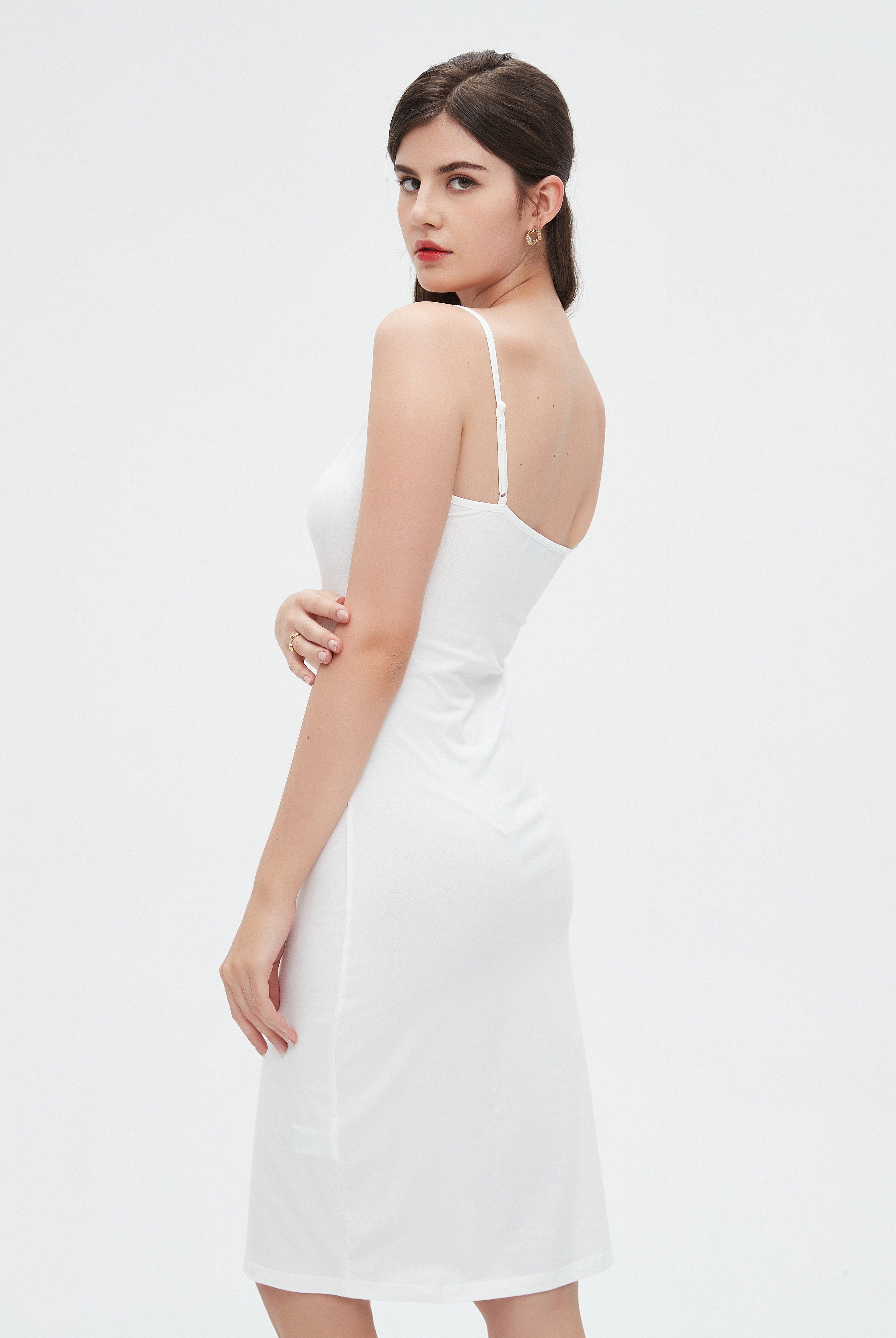 ميكا فستان نسائي سادة بحمالات ميدي