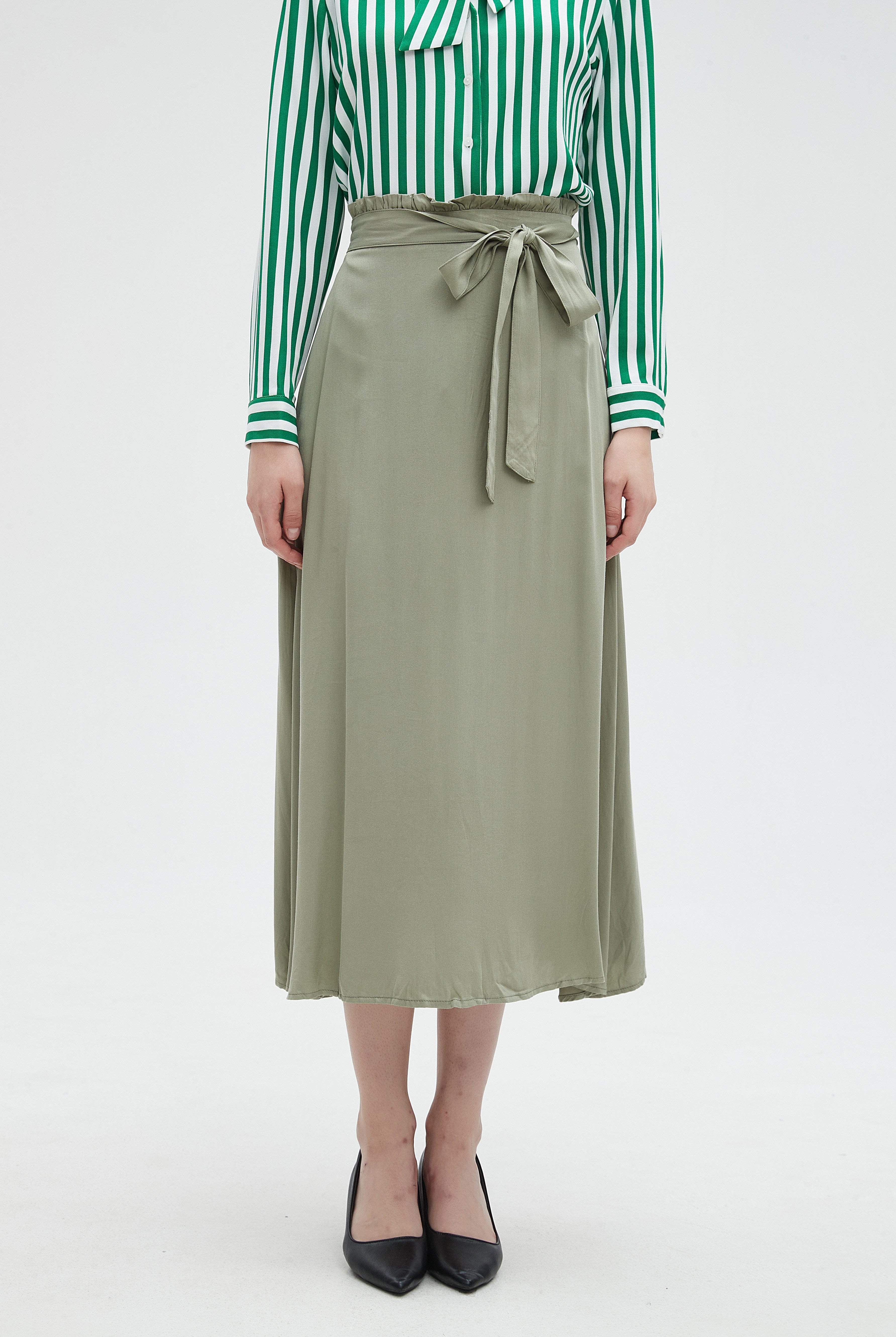 ميكا تنورة نسائية ميدي سادة برباط على الخصر