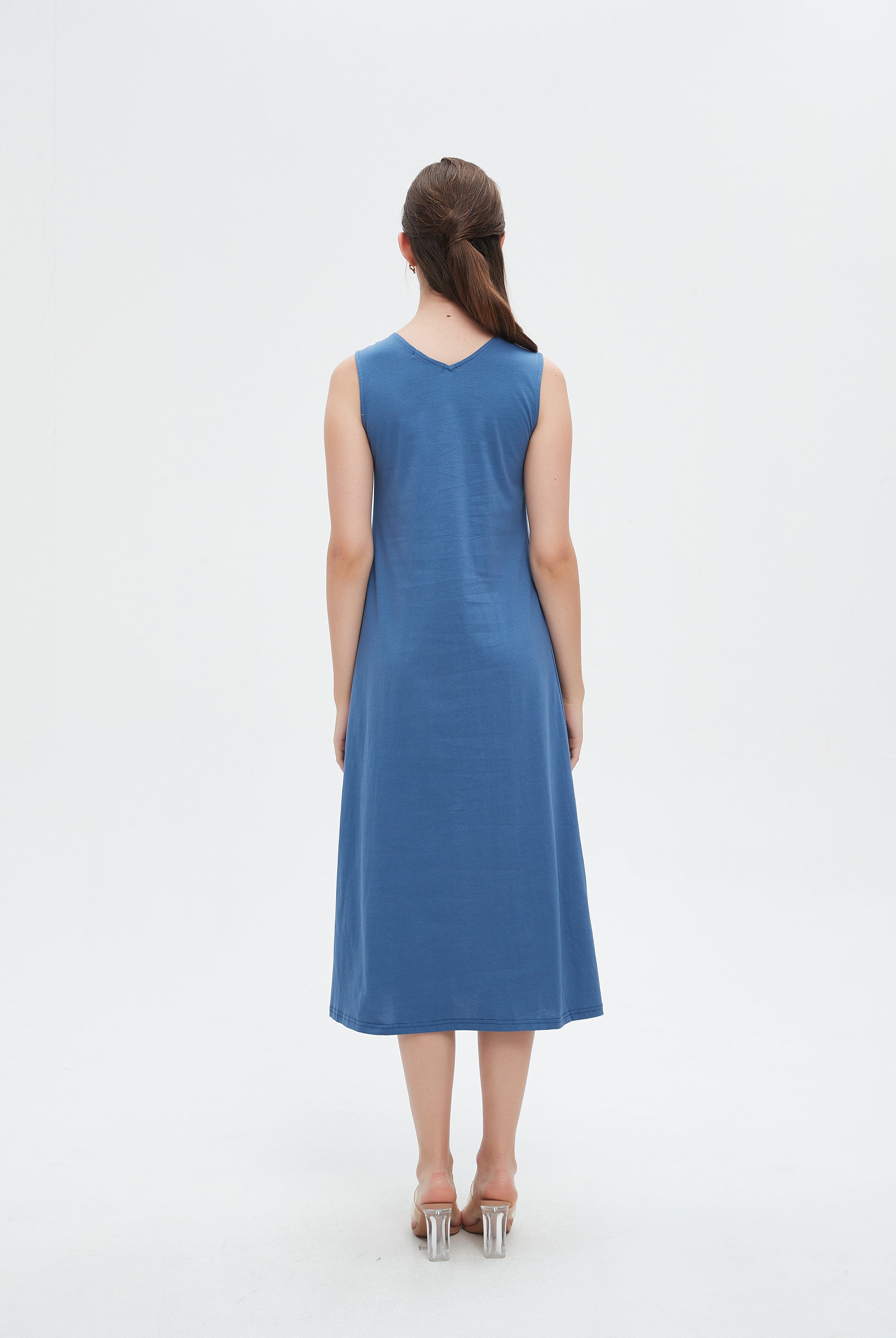 نتشي فستان ميدي بدون أكمام مزين بجيوب