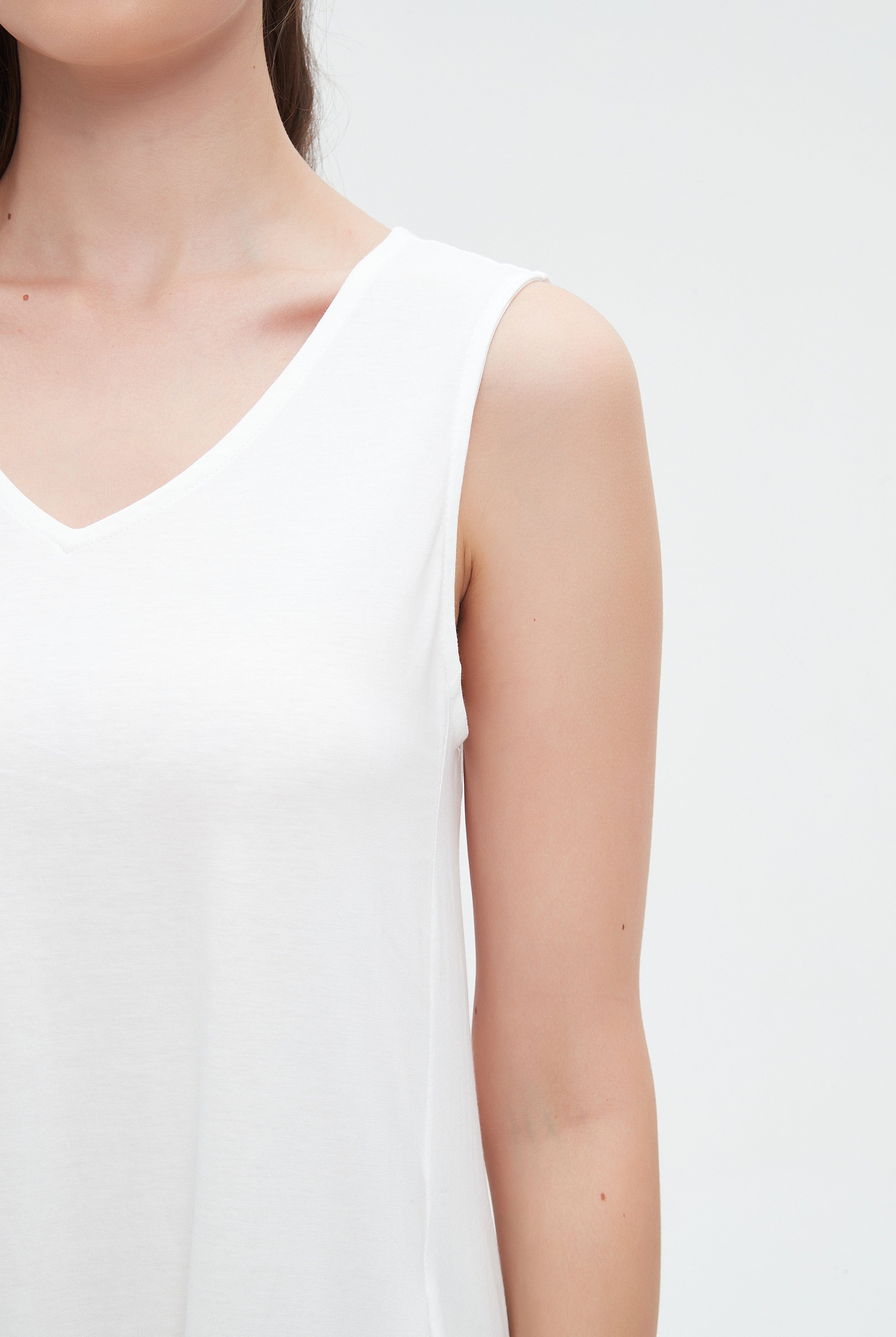 نتشي فستان ميدي بدون أكمام مزين بجيوب