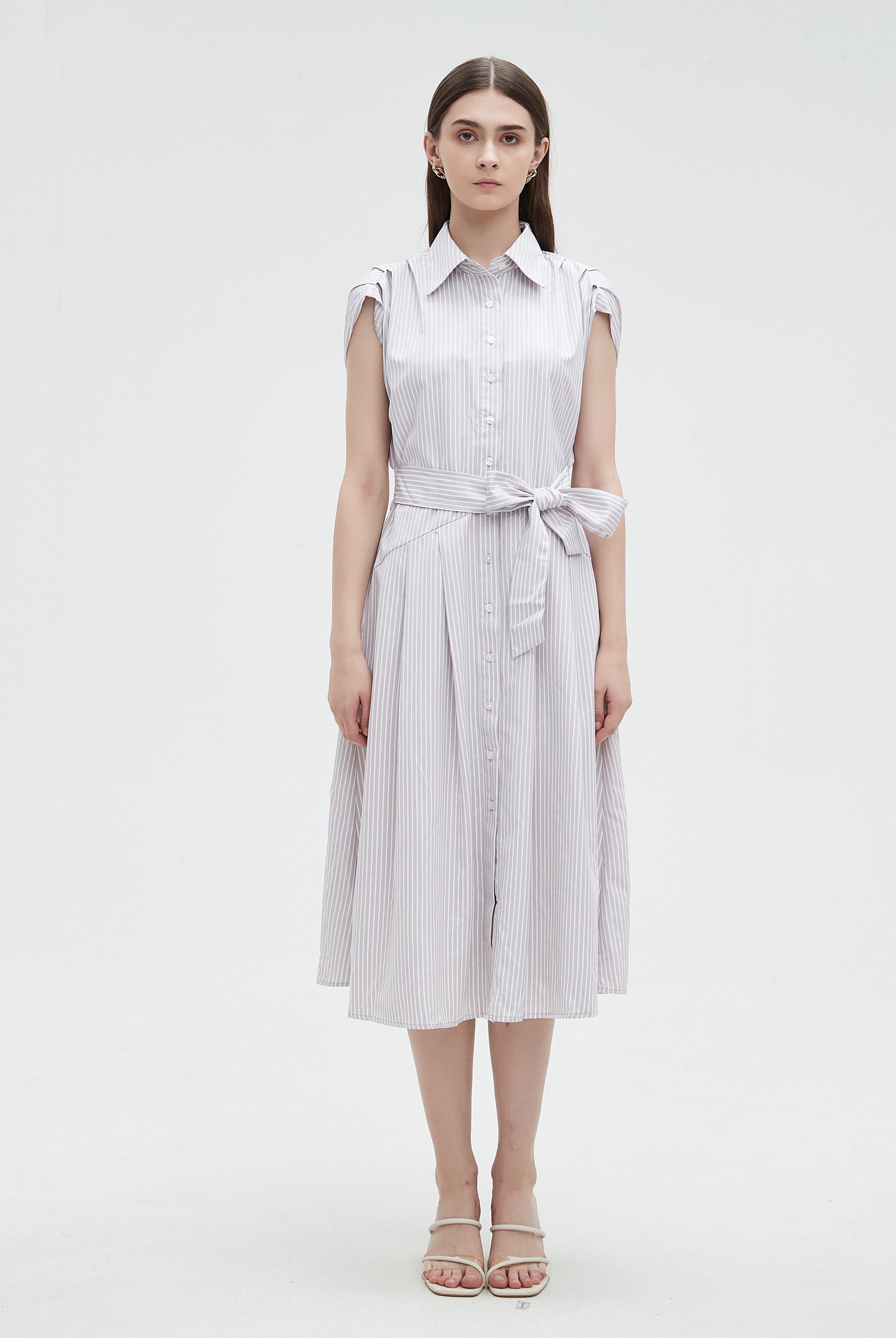 ميكا قميص مخطط بالطول كم قصير بأزرار أمامية نسائي