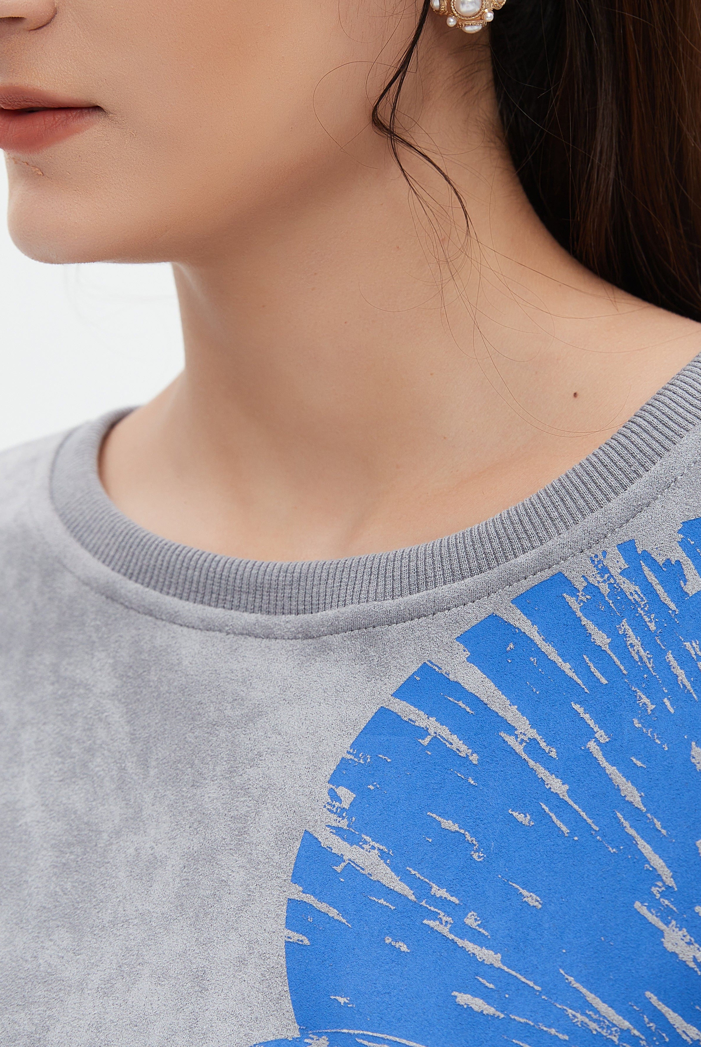 نتشي بلوزة بأكمام 3/4 نسائية مشجرة