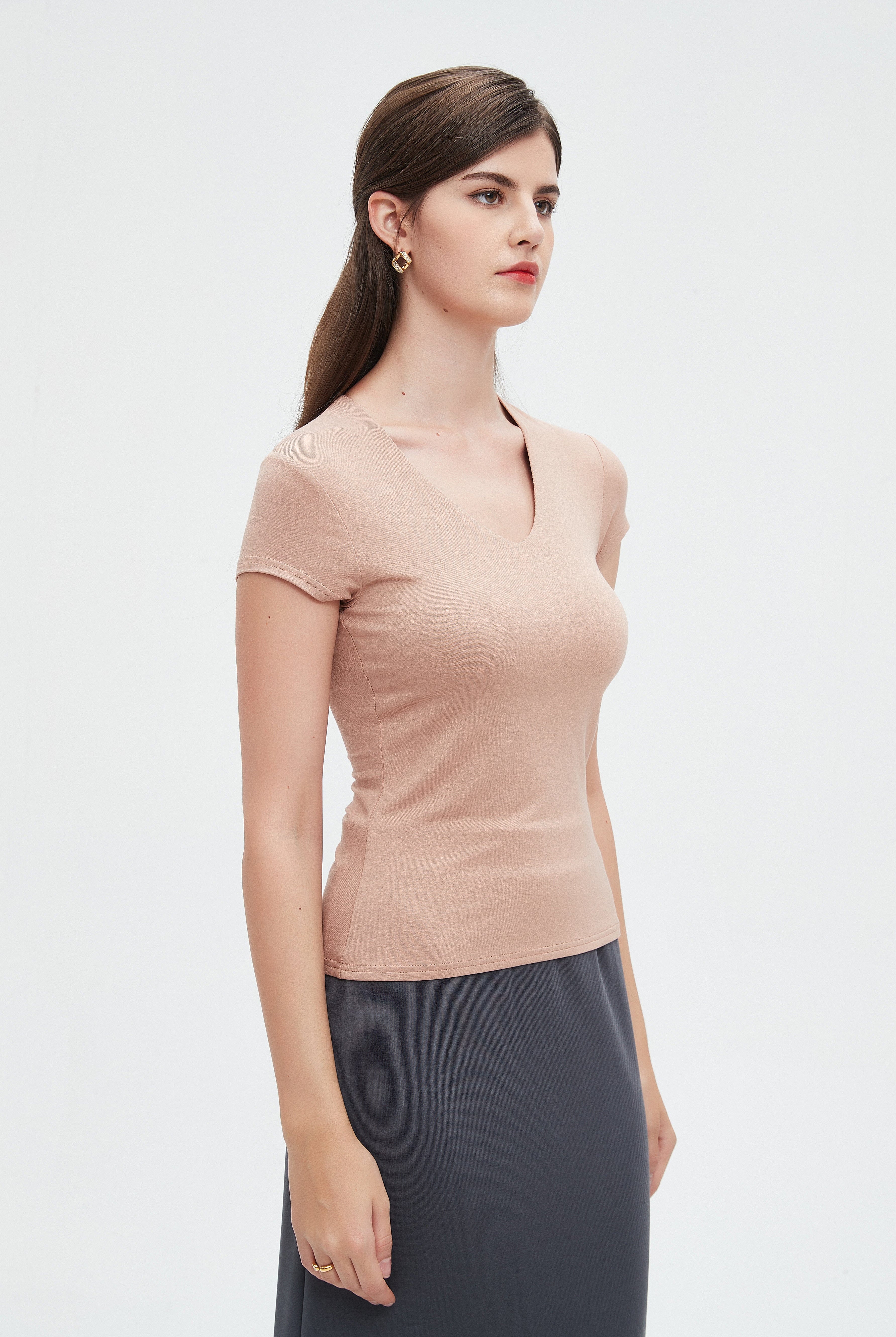 نتشي بلوزة أكمام قصيرة سادة ضيقة