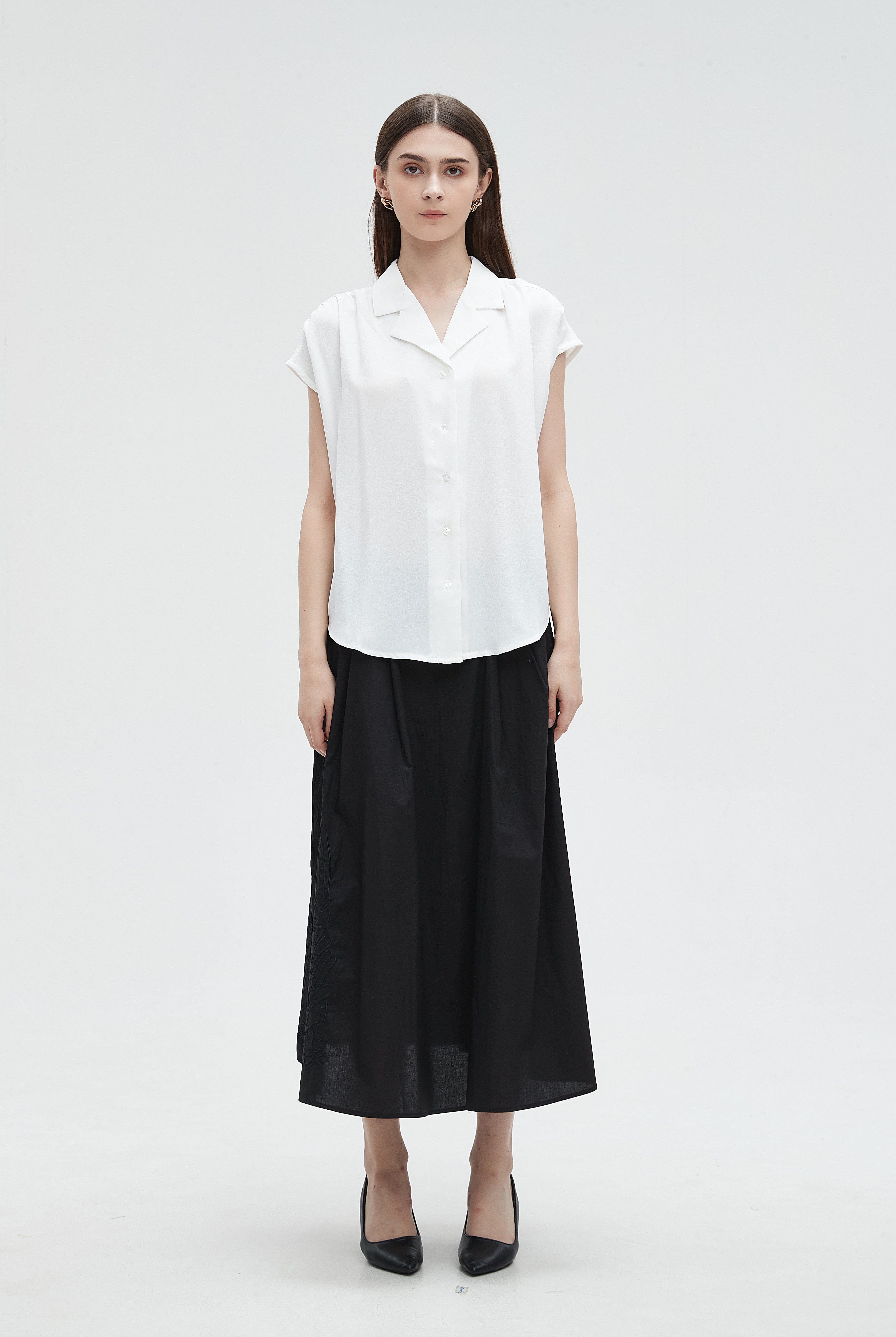 ميكا قميص سادة بأزرار أمامية كم قصير نسائي