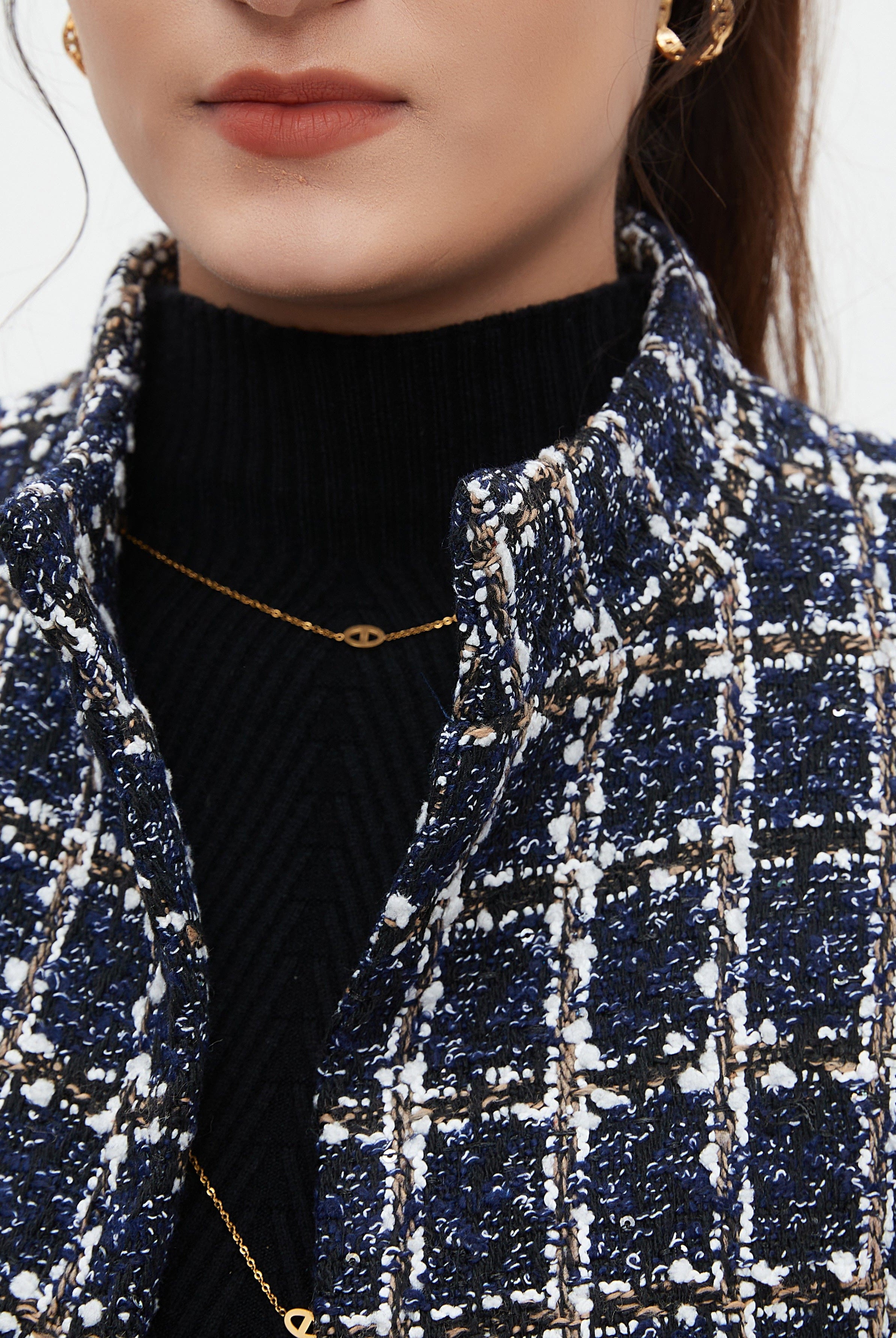 نتشي معطف بأكمام طويلة مطرز