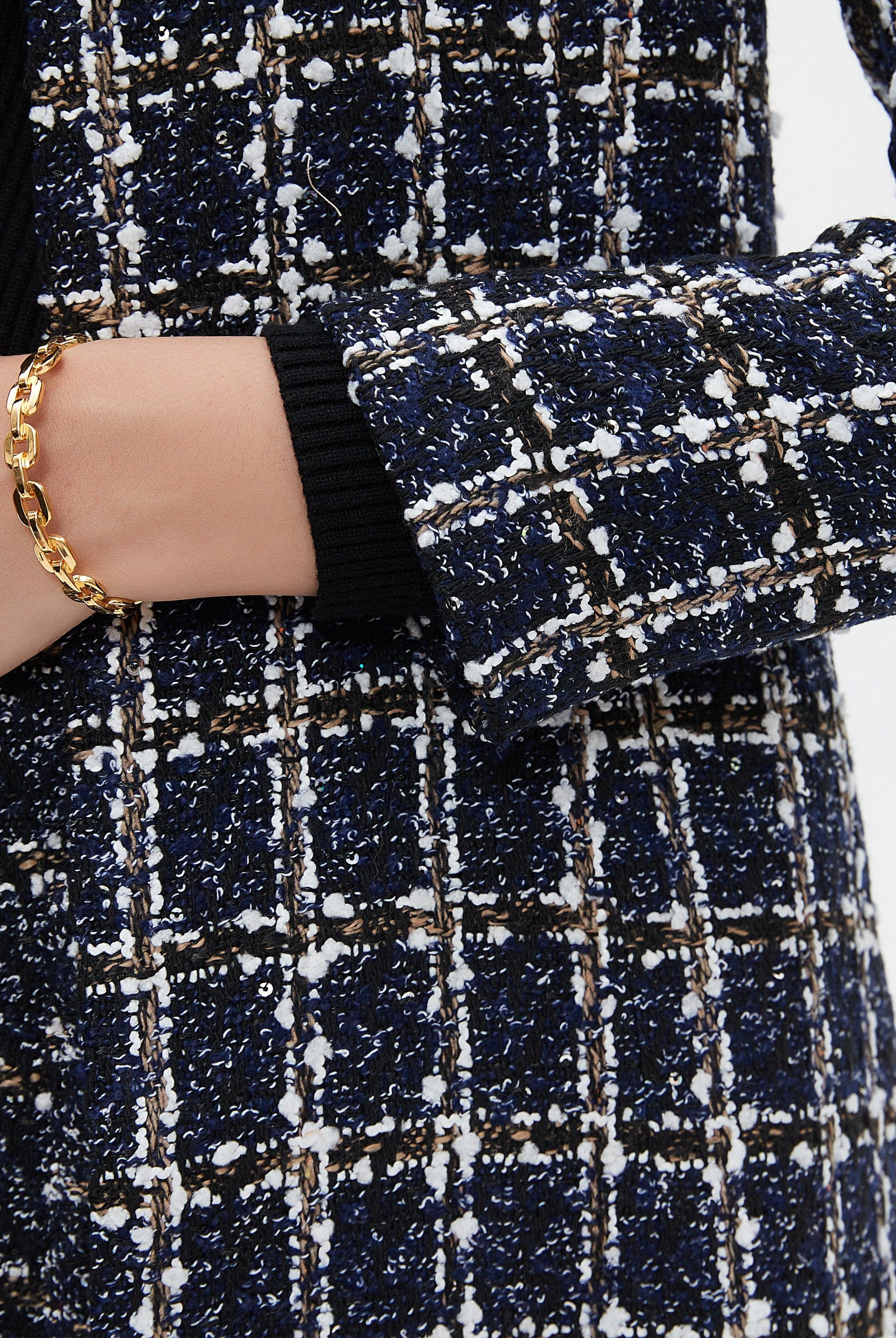 نتشي معطف بأكمام طويلة مطرز