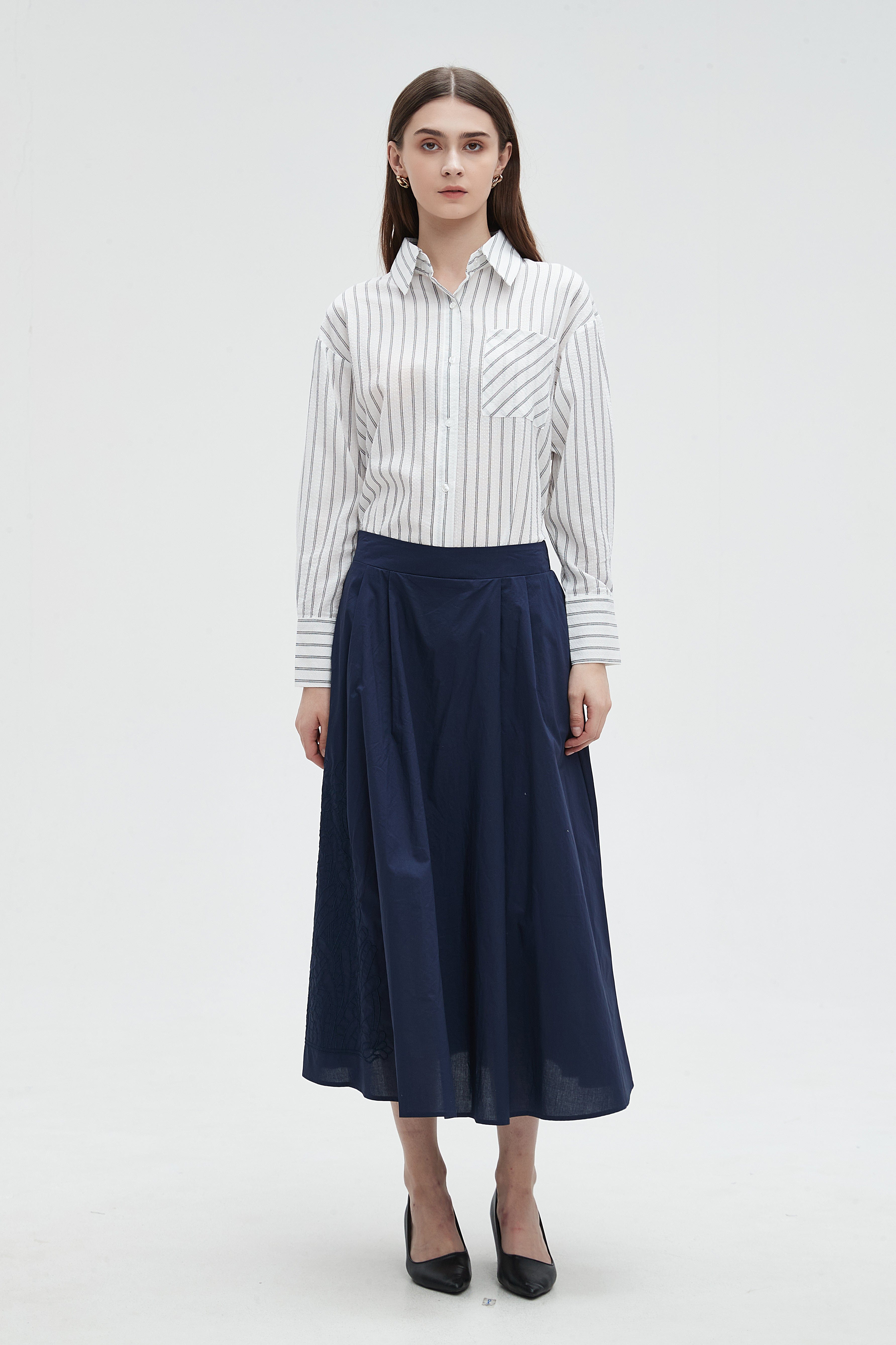 ميكا بلوزة نسائية مخططة بكم طويل وجيب على الصدر