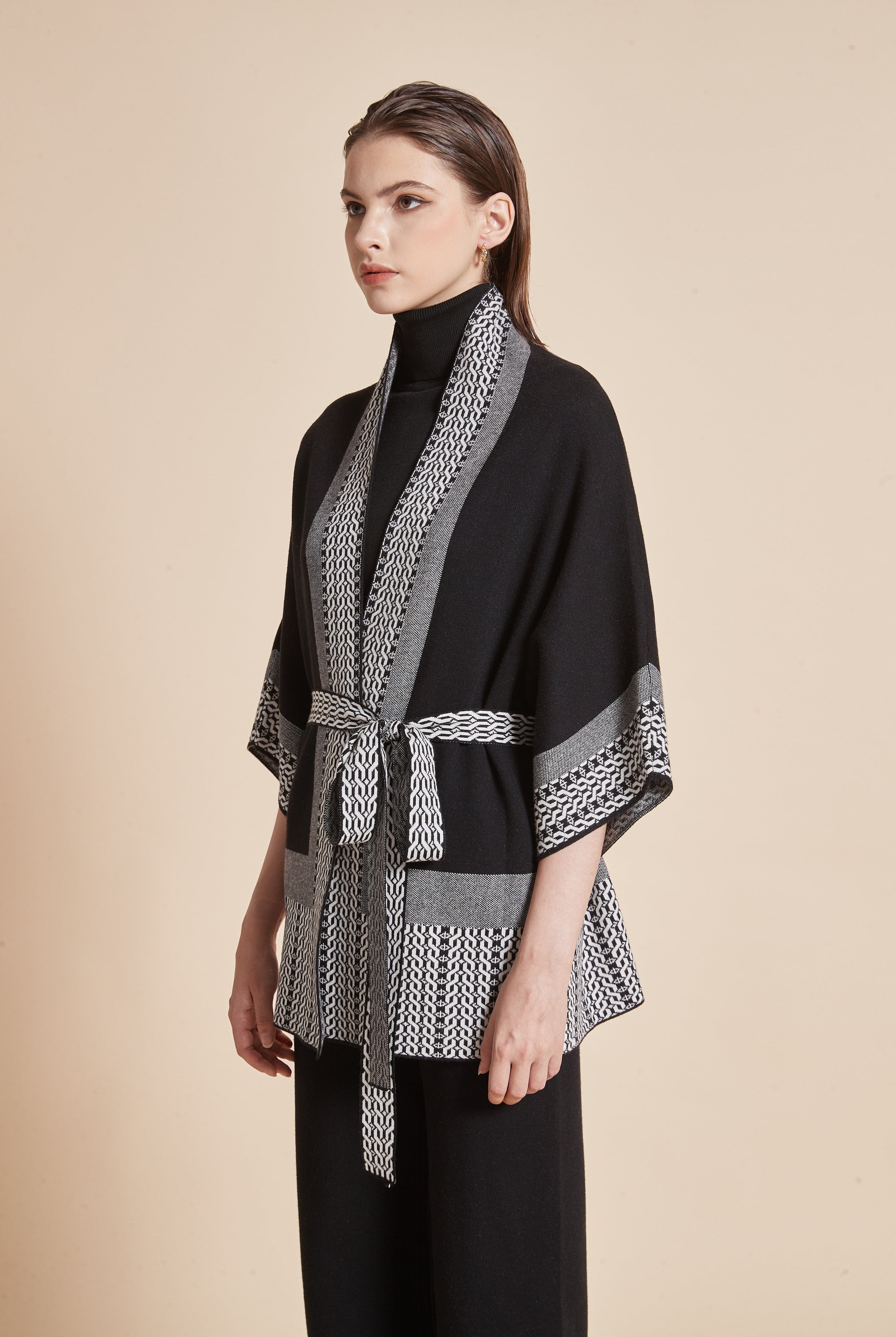 يولا جاكيت نسائي طويل باكمام 3/4 واسعة