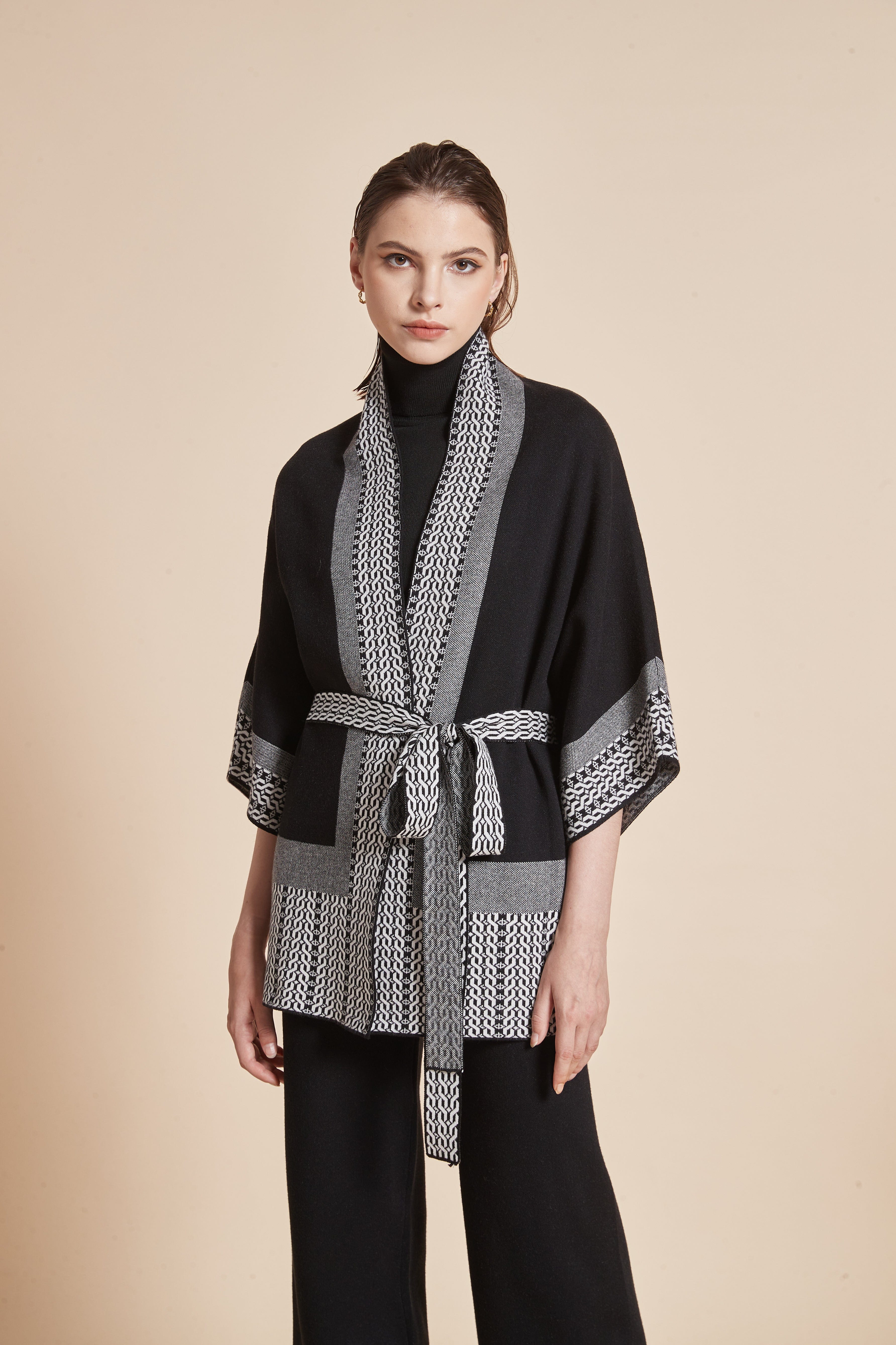 يولا جاكيت نسائي طويل باكمام 3/4 واسعة