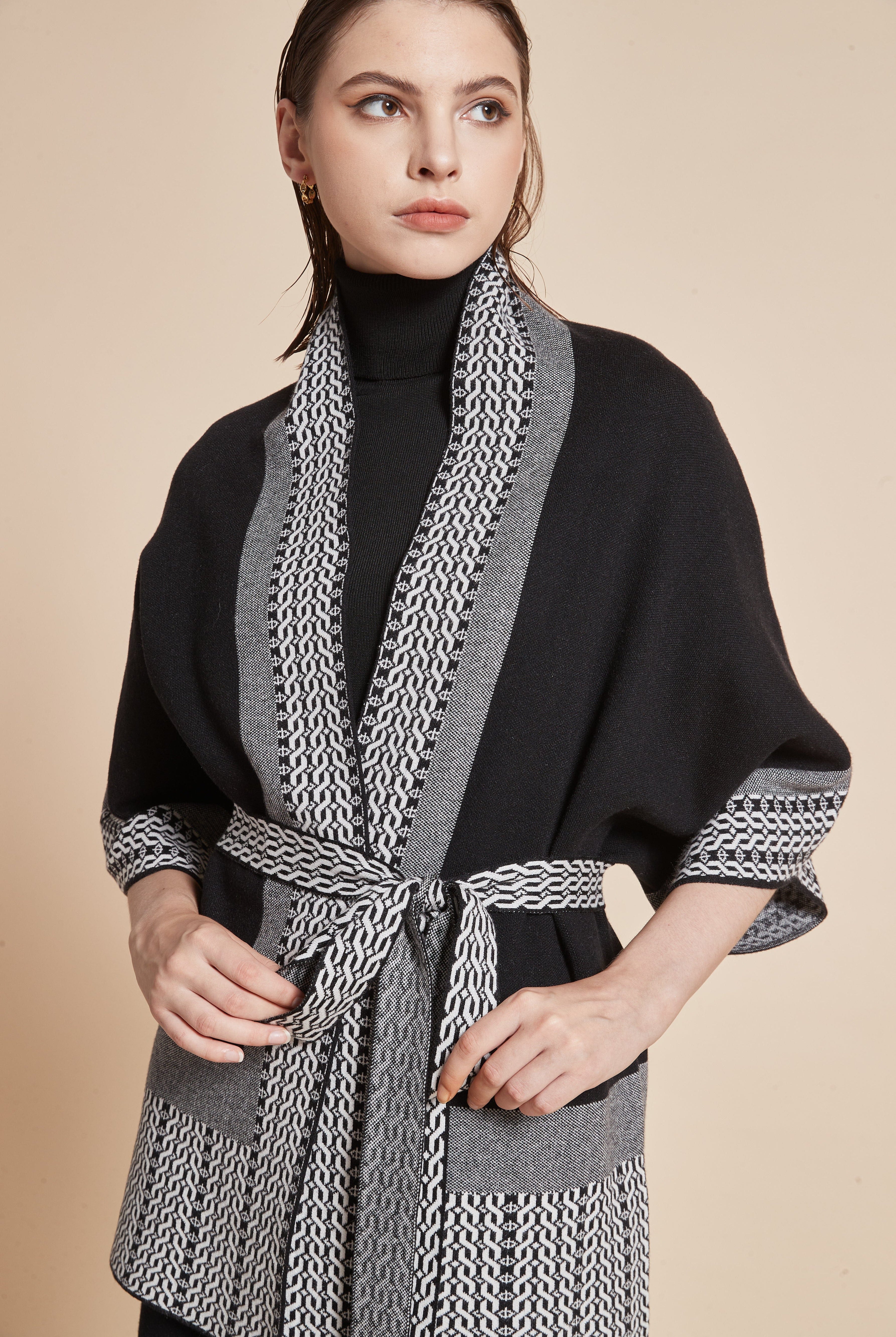 يولا جاكيت نسائي طويل باكمام 3/4 واسعة