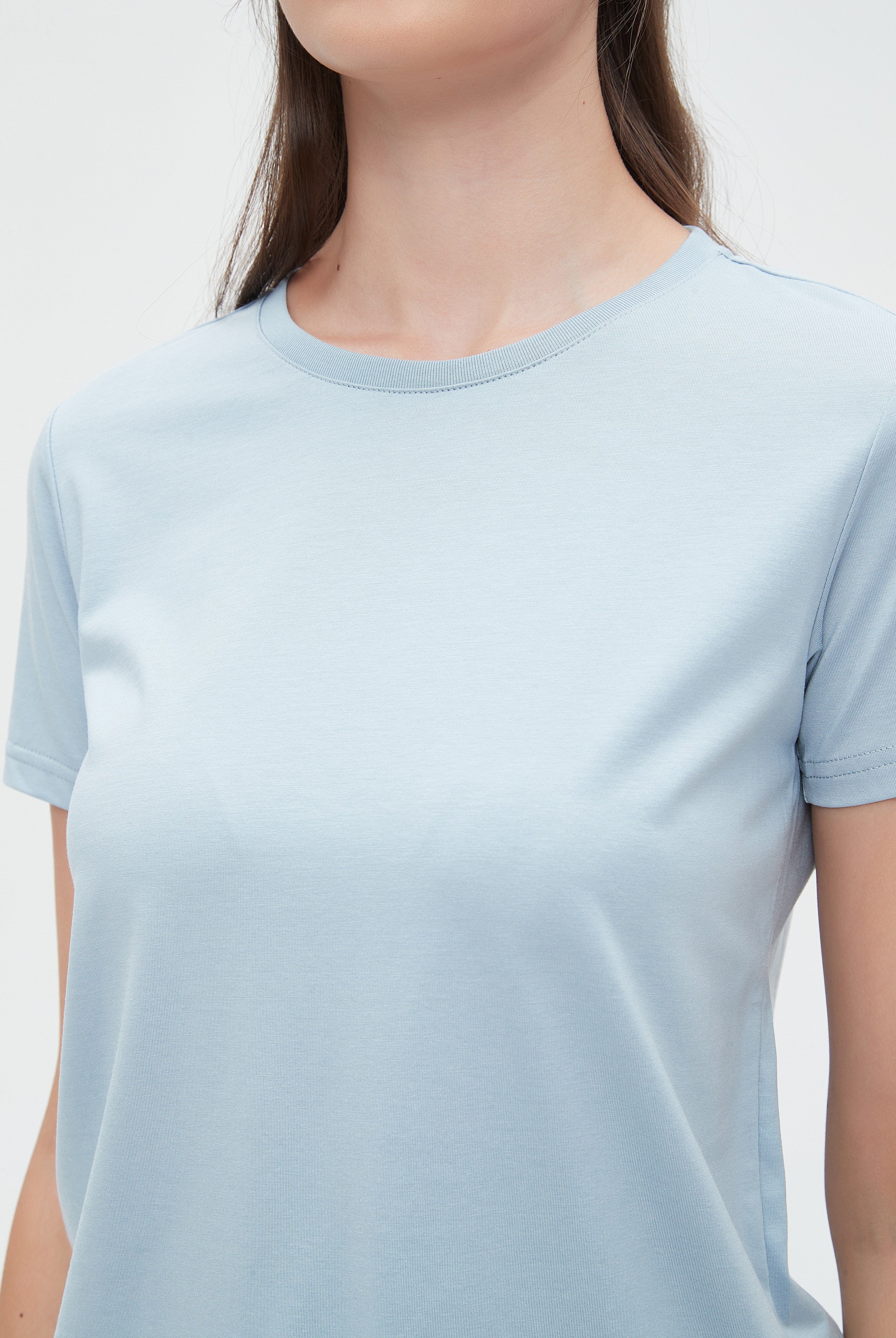 نتشي بلوزة سادة أكمام قصيرة مشجرة