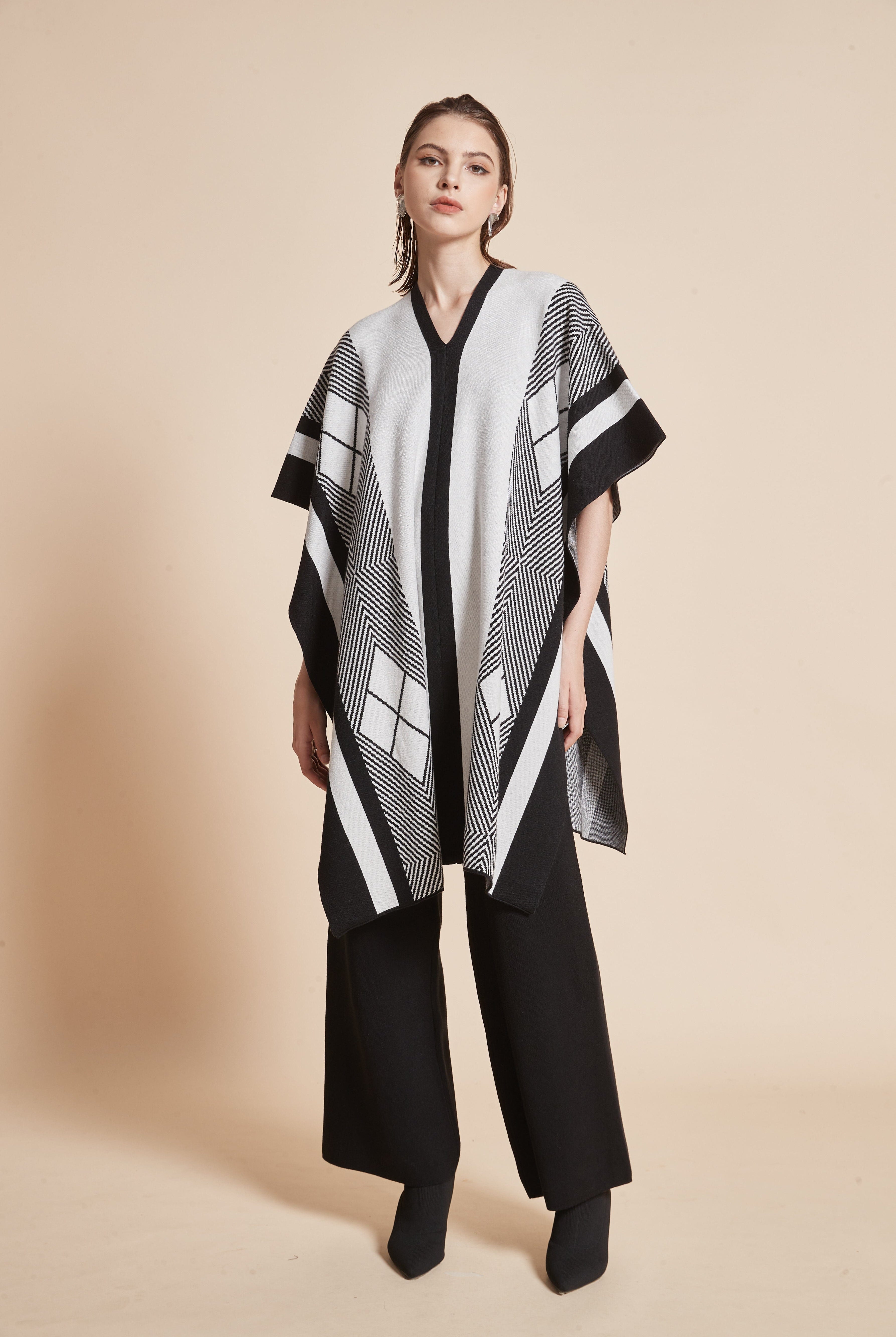 يولا جاكيت نسائي طويل مخطط بكم فراشة قصير