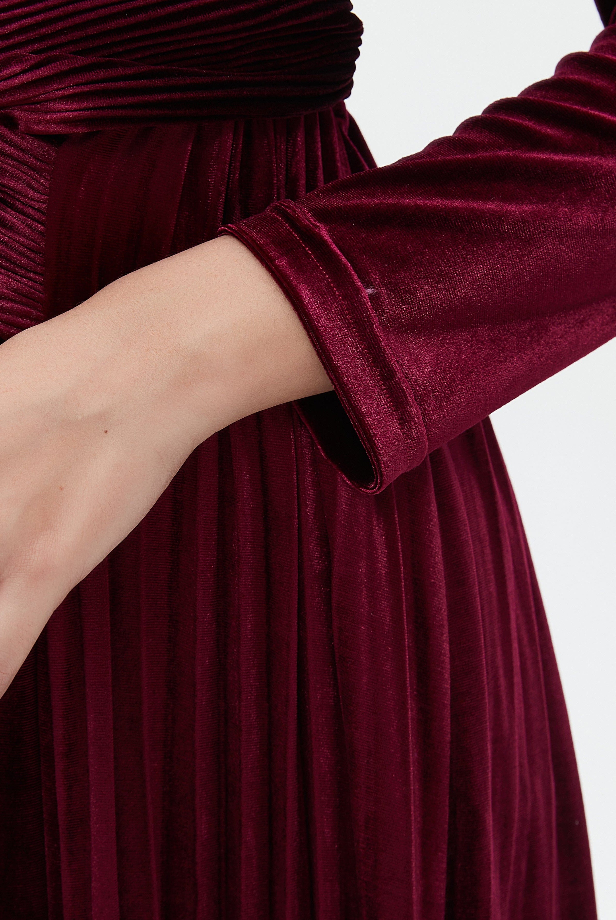 نتشي فستان ماكسي مخصر كم طويل مكشكش من أسفل نسائي