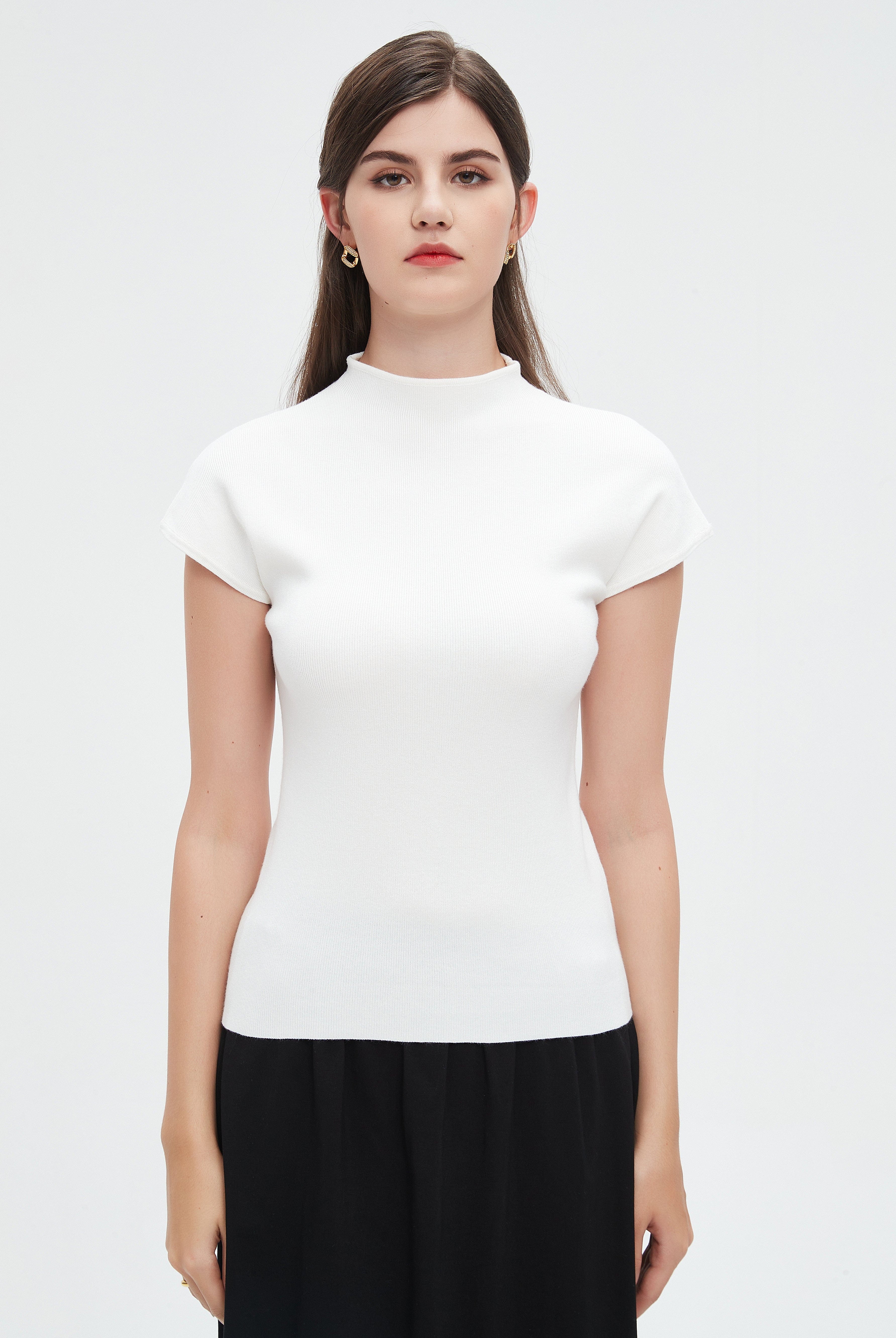 نتشي بلوزة نسائية بأكمام قصيرة