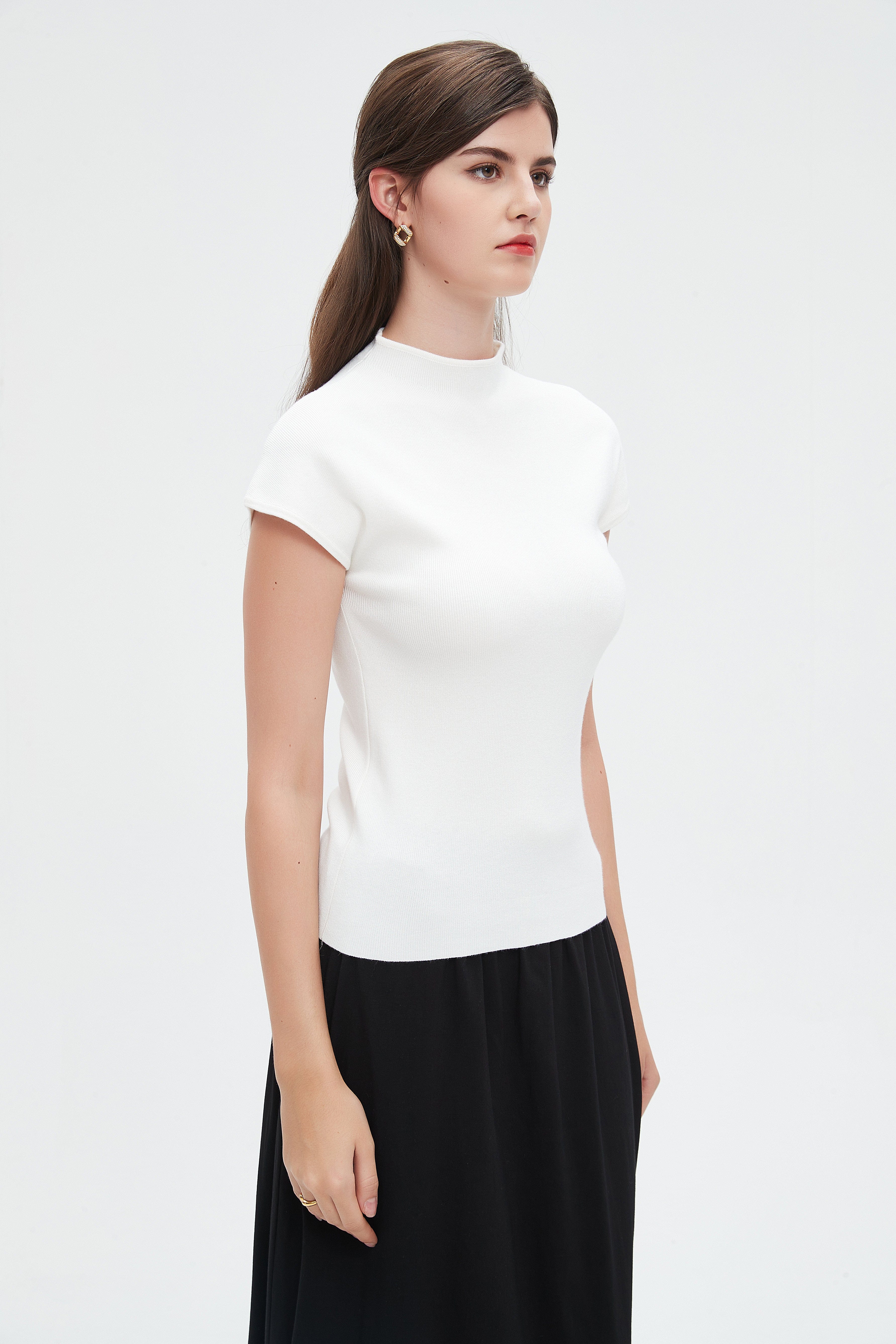 نتشي بلوزة نسائية بأكمام قصيرة