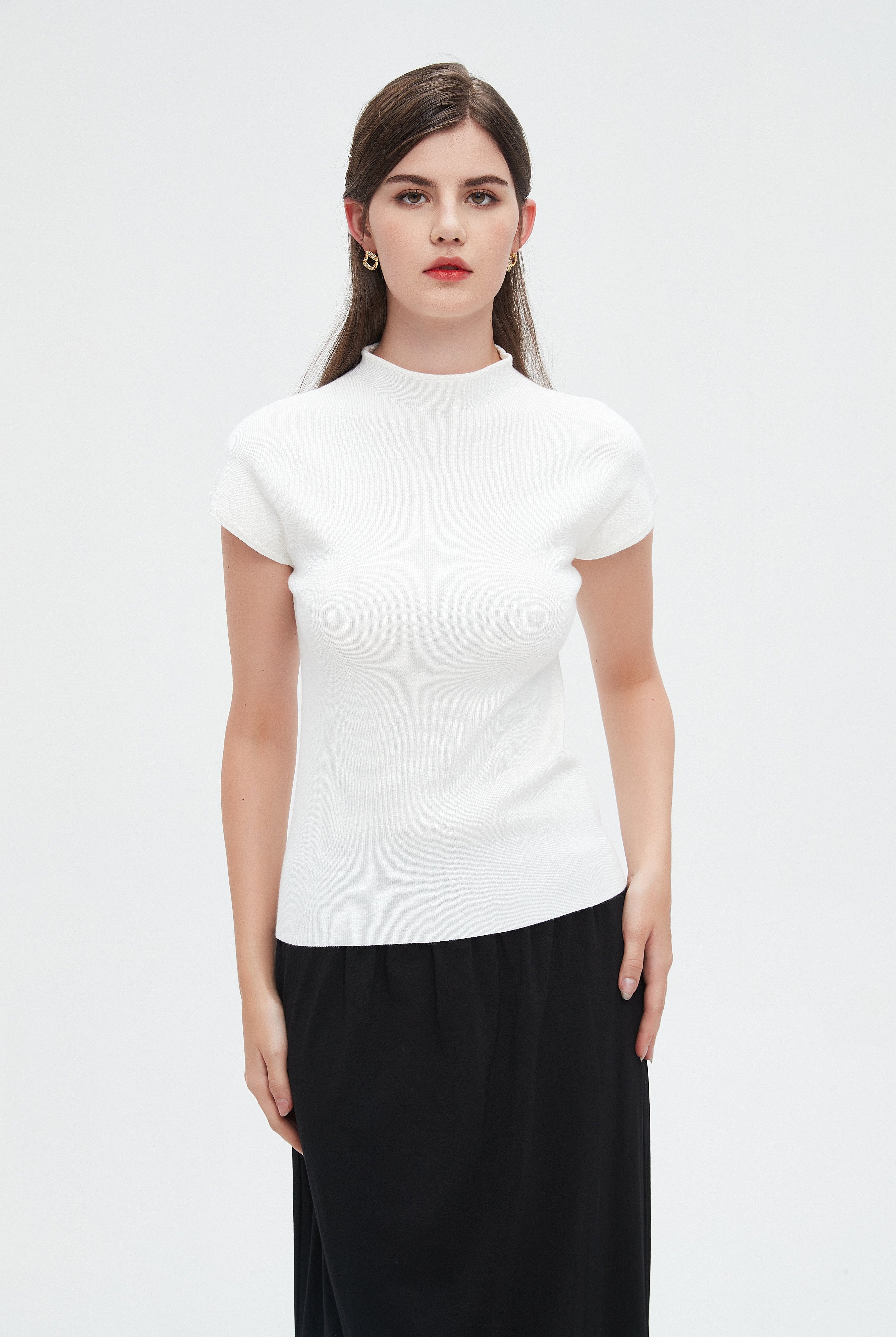 نتشي بلوزة نسائية بأكمام قصيرة