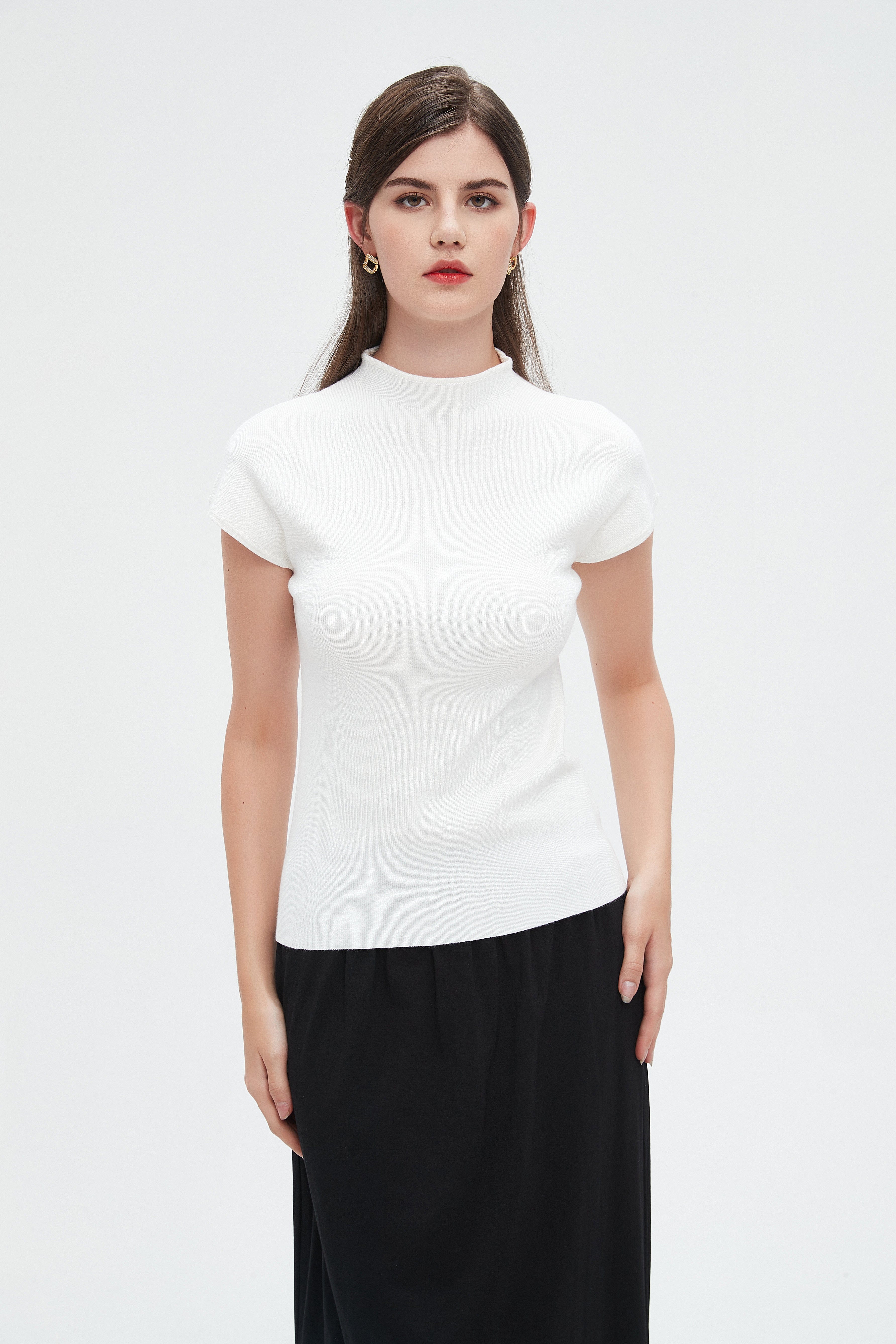 نتشي بلوزة نسائية بأكمام قصيرة