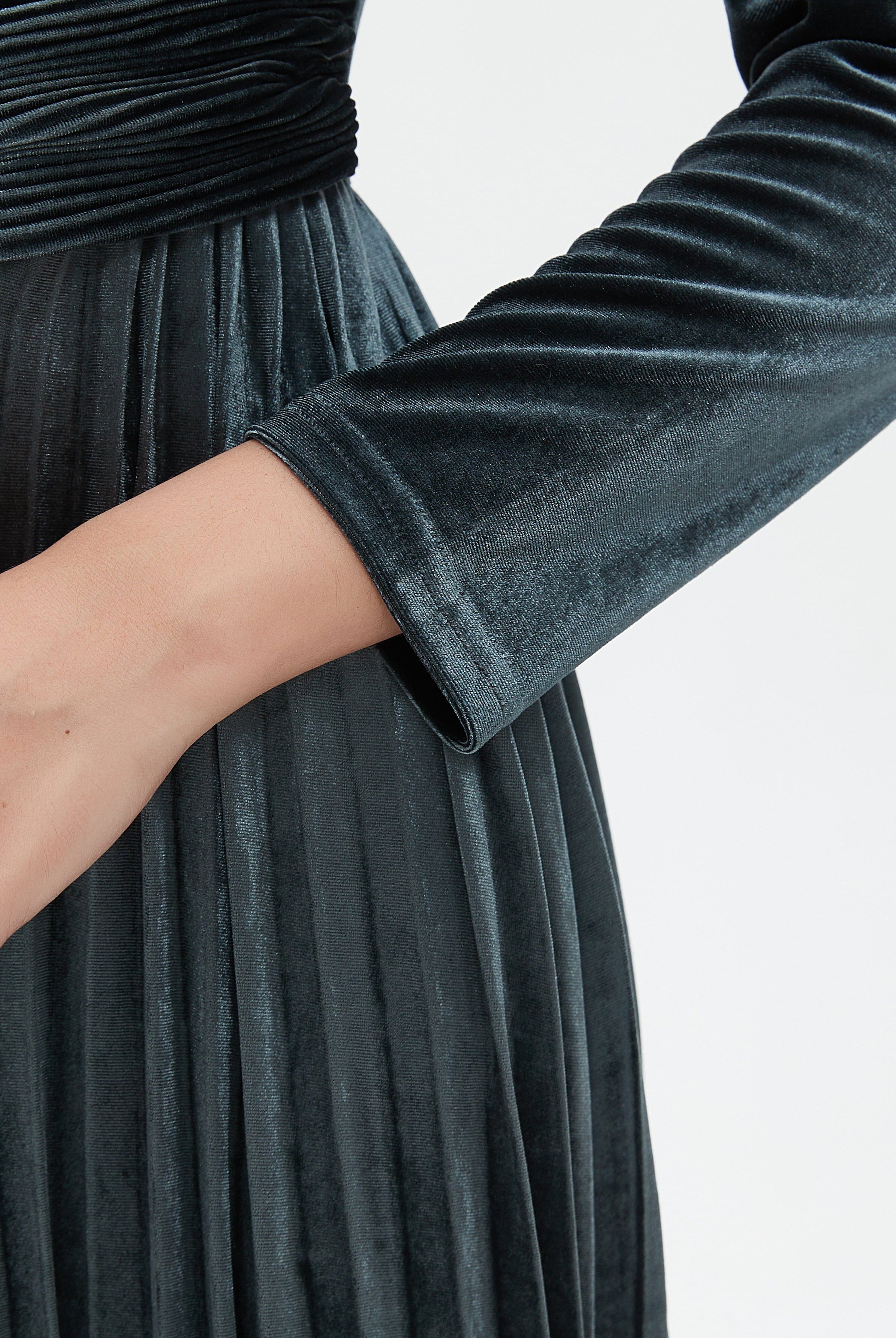 نتشي فستان ماكسي مخصر كم طويل مكشكش من أسفل نسائي