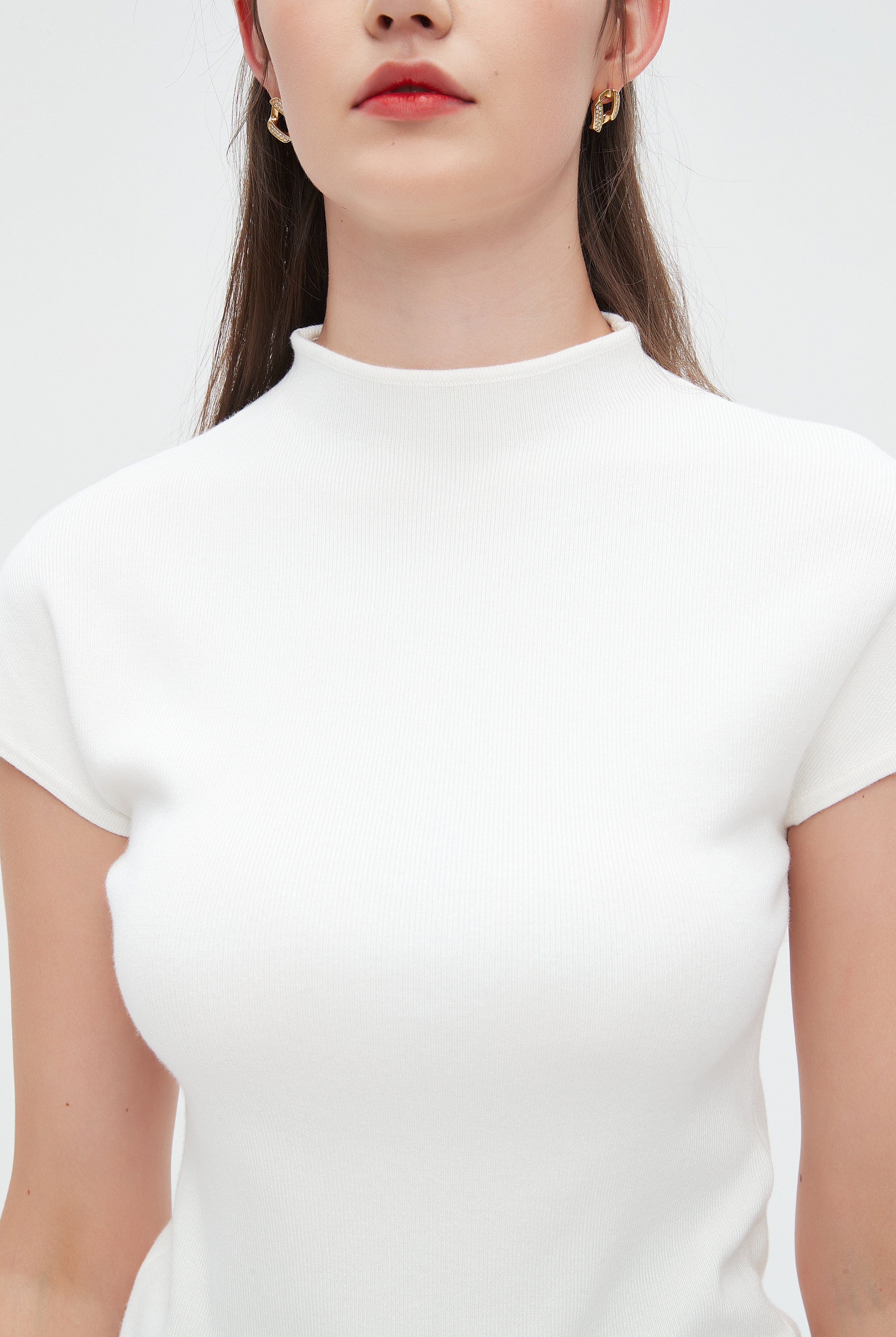 نتشي بلوزة نسائية بأكمام قصيرة