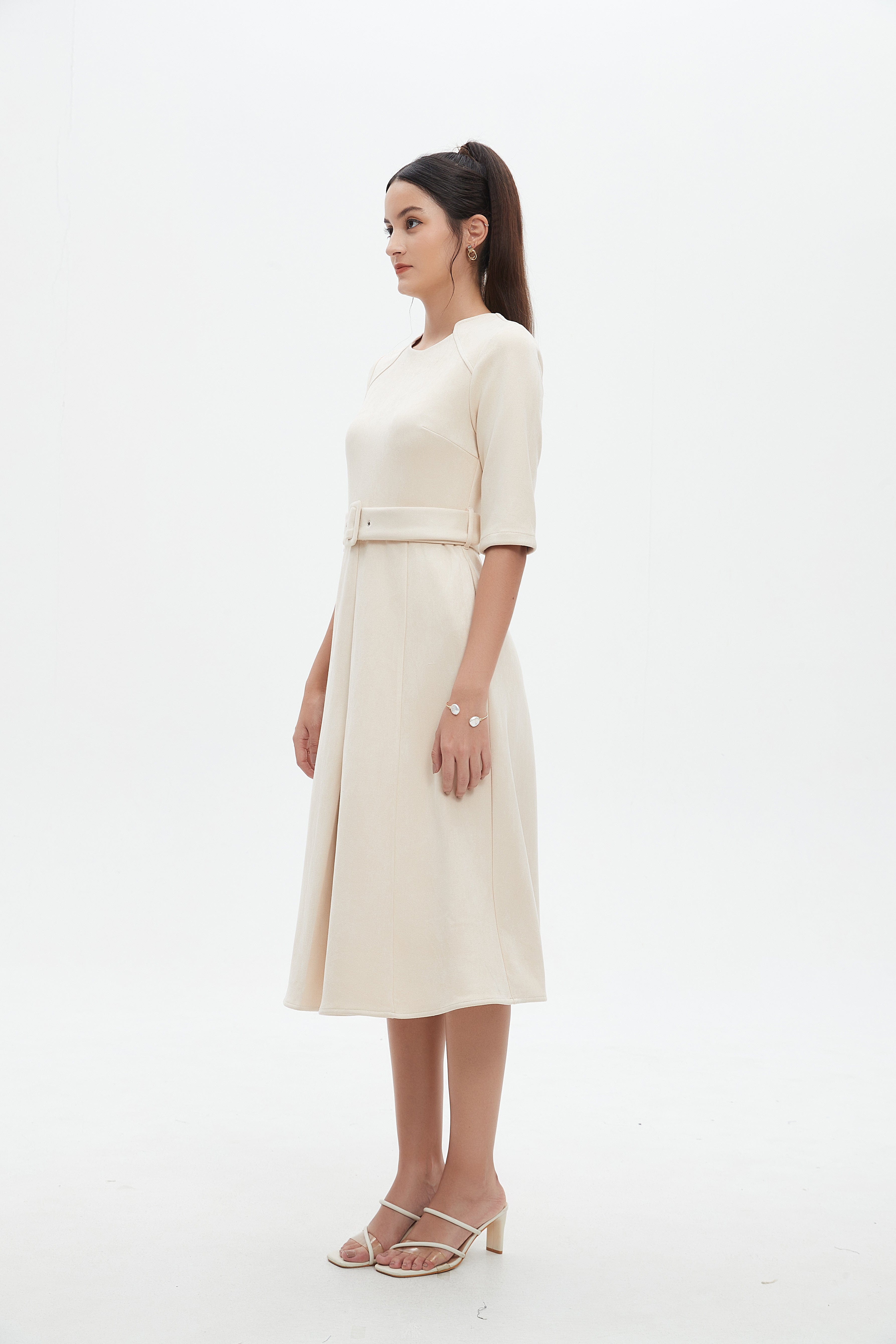 نتشي فستان ميدي بأكمام 3/4 سادة بحزام خصر