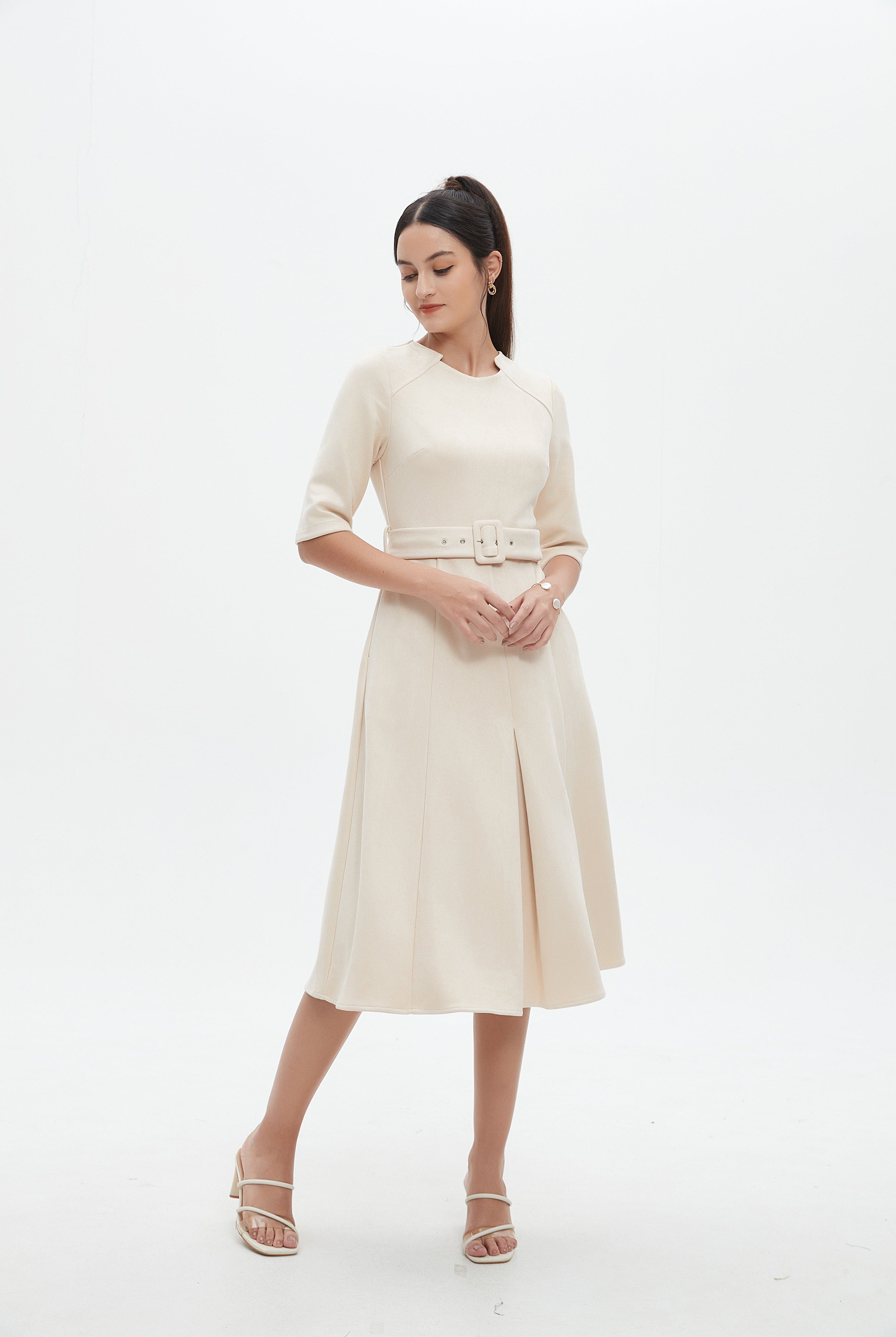 نتشي فستان ميدي بأكمام 3/4 سادة بحزام خصر