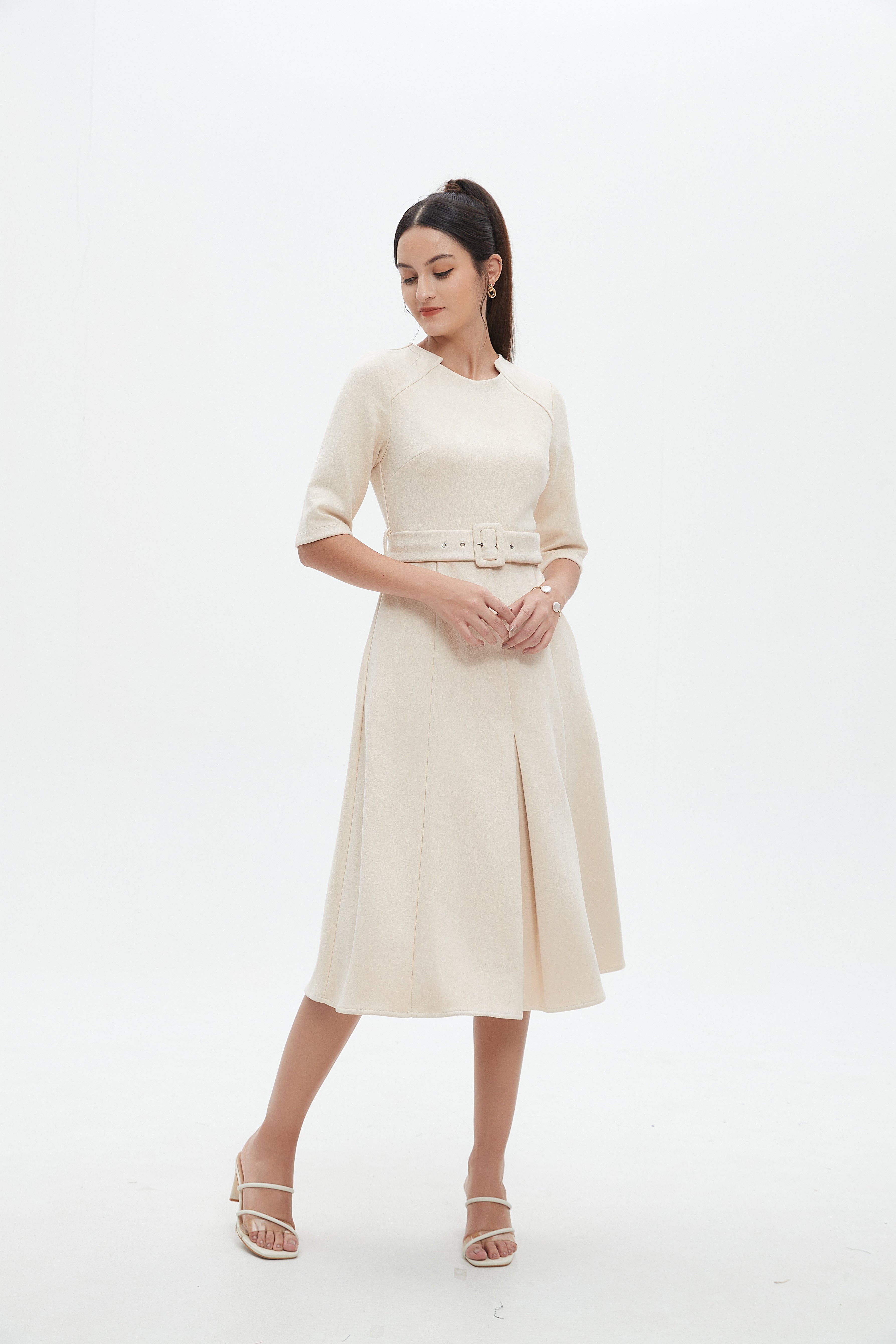 نتشي فستان ميدي بأكمام 3/4 سادة بحزام خصر