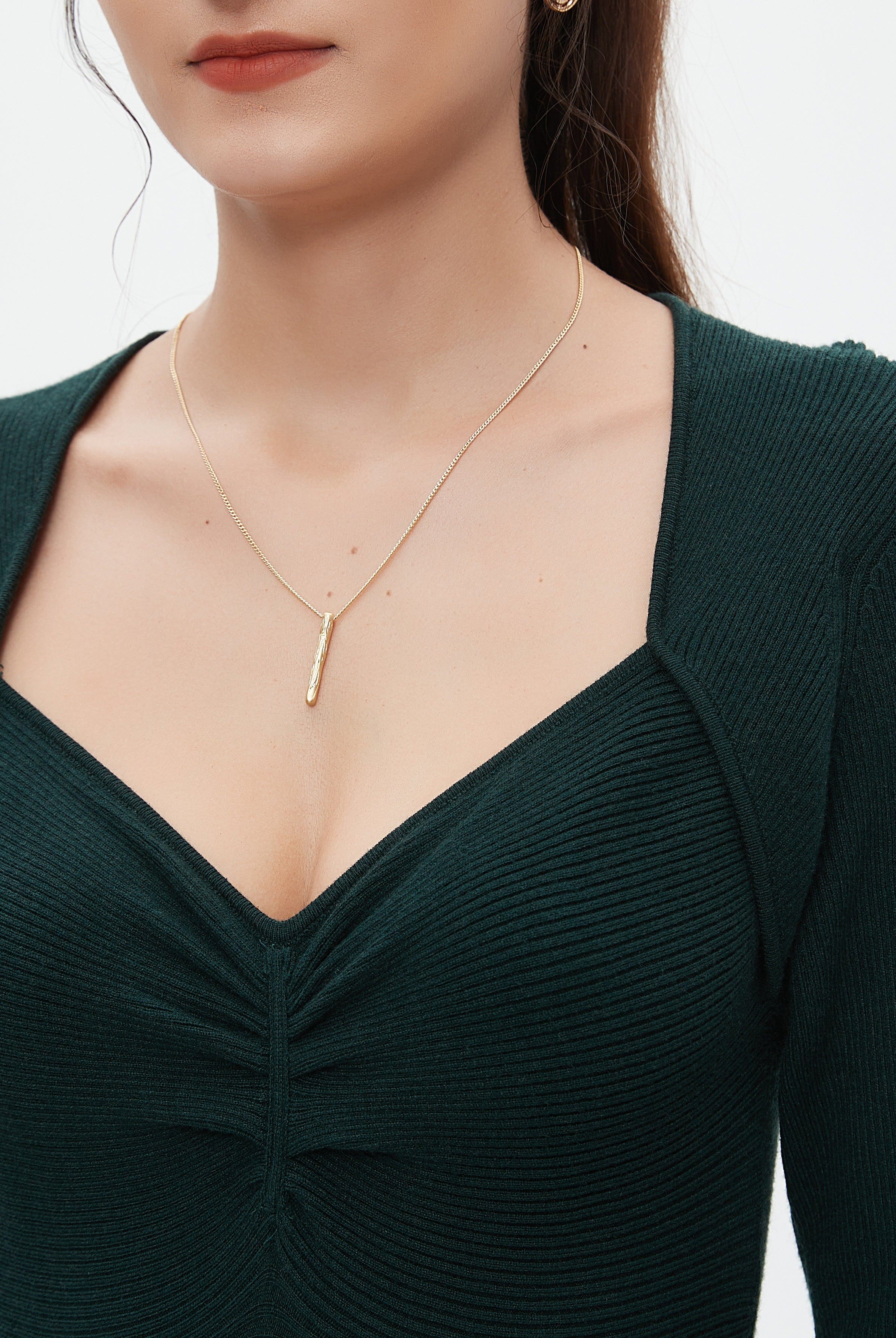 نتشي فستان ميدي بأكمام طويلة منسوج مزموم من الصدر