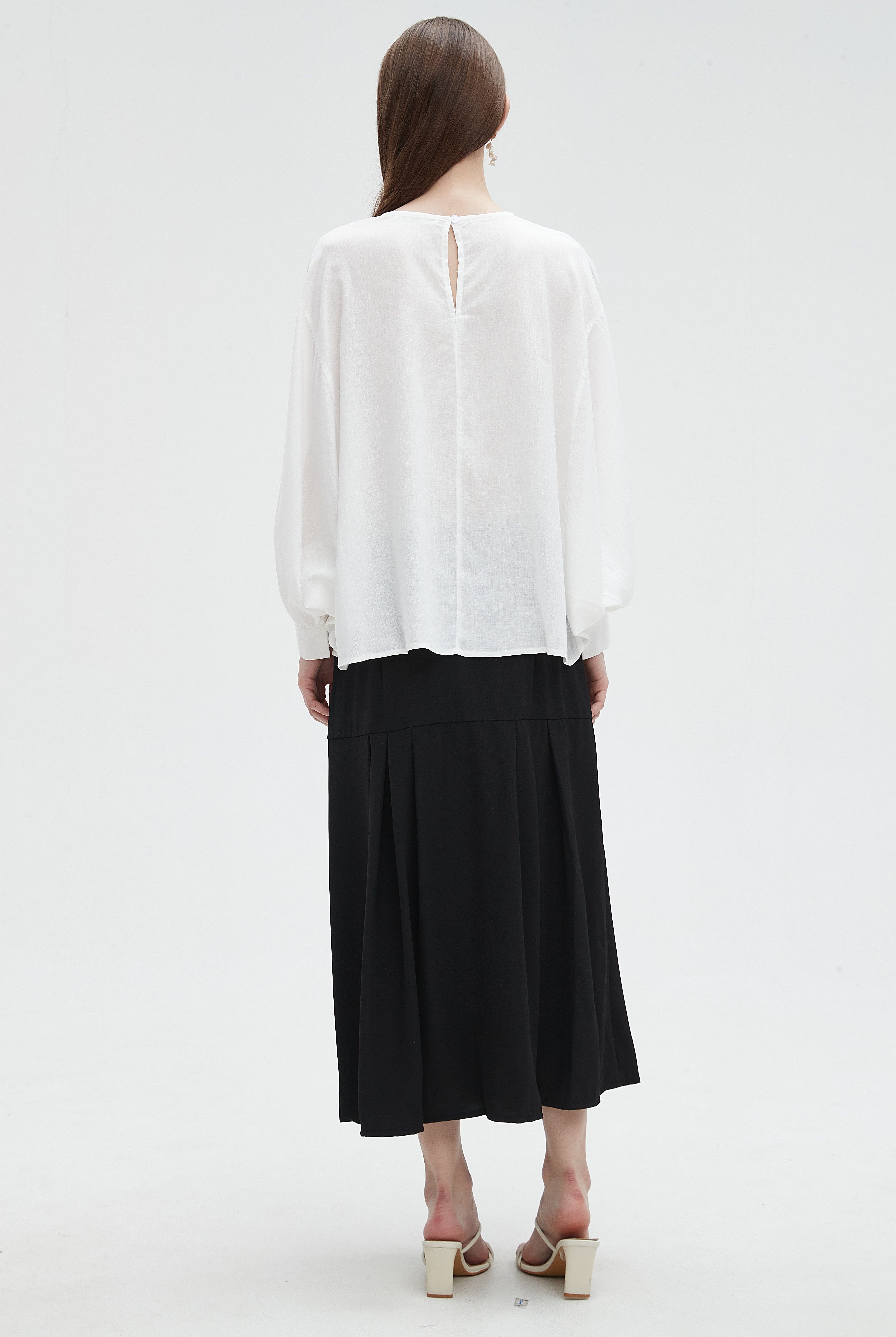 ميكا بلوزة نسائية بتطريز على الصدر وكم طويل