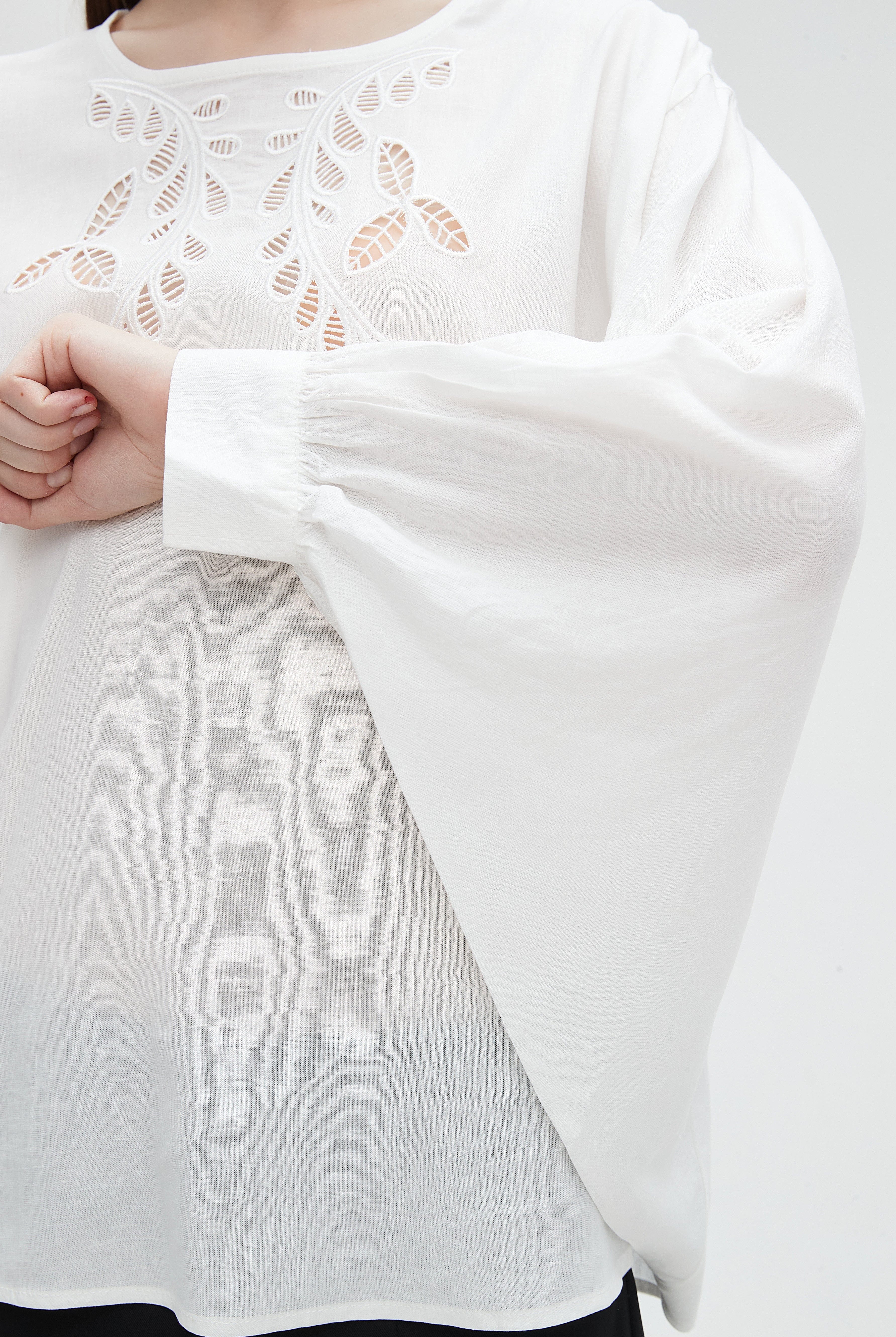 ميكا بلوزة نسائية بتطريز على الصدر وكم طويل